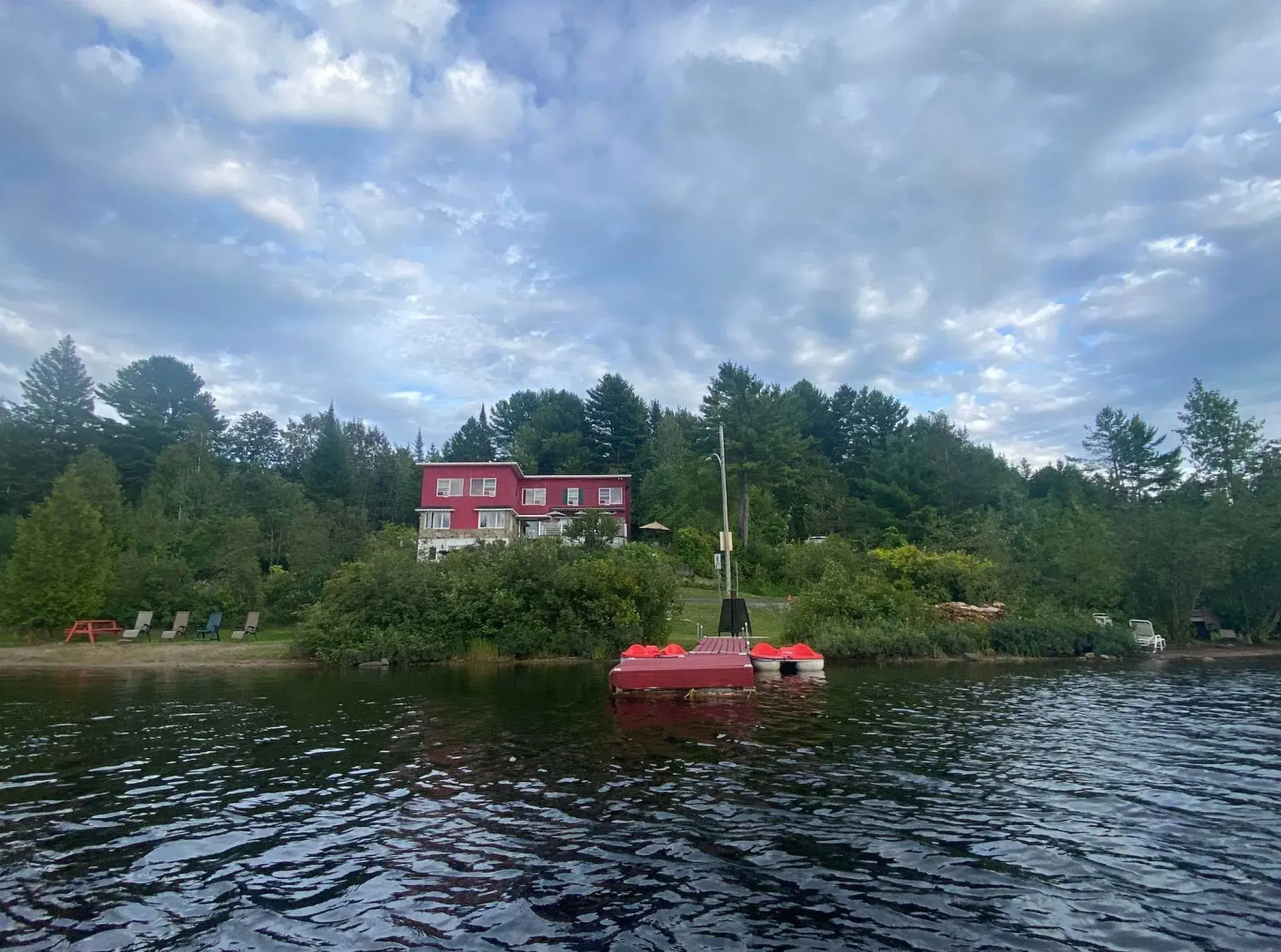 Auberge Lac du Pin Rouge