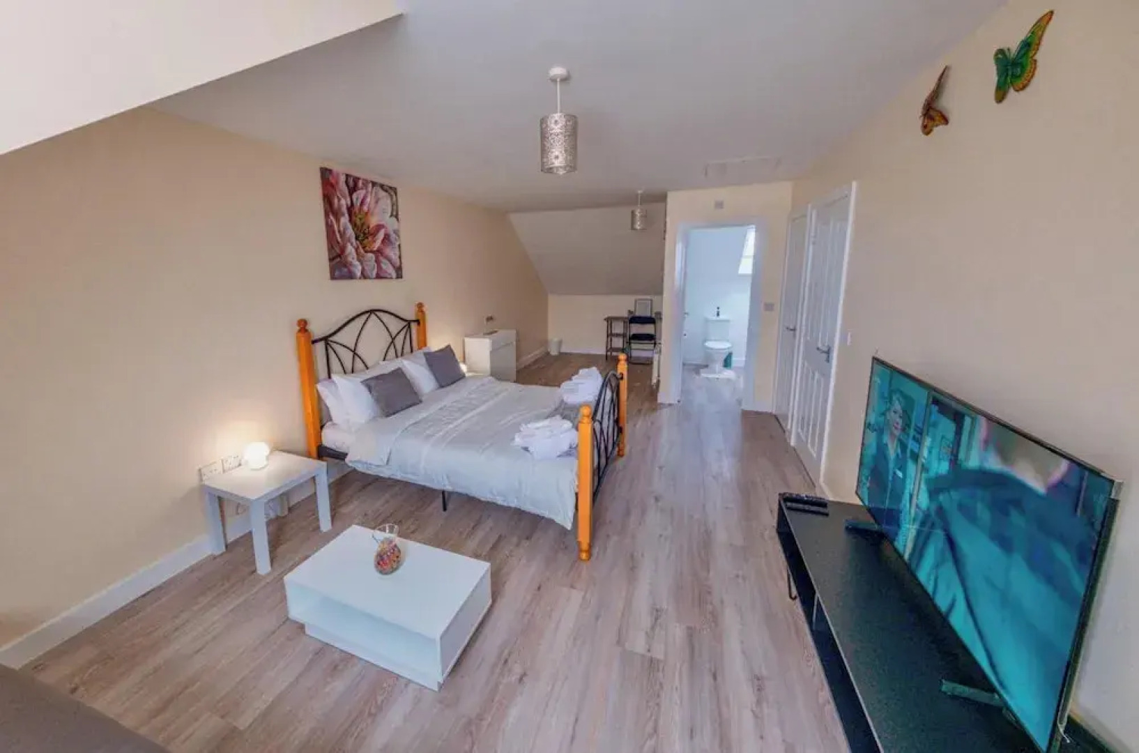 Cosy Home-sleeps 5- Private Garden- Free Parking