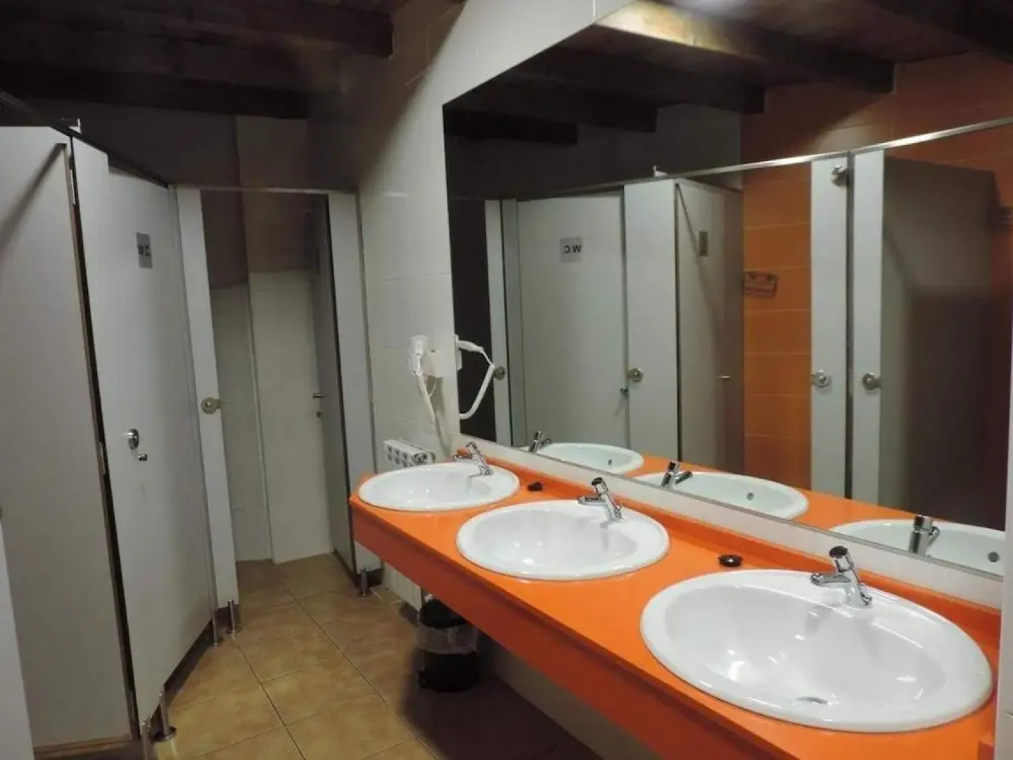 Albergue Santo Tomás de Canterbury - Hostel