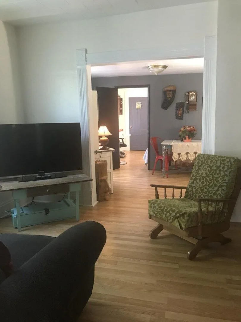 Charming Apartment in the Heart of Oshkosh