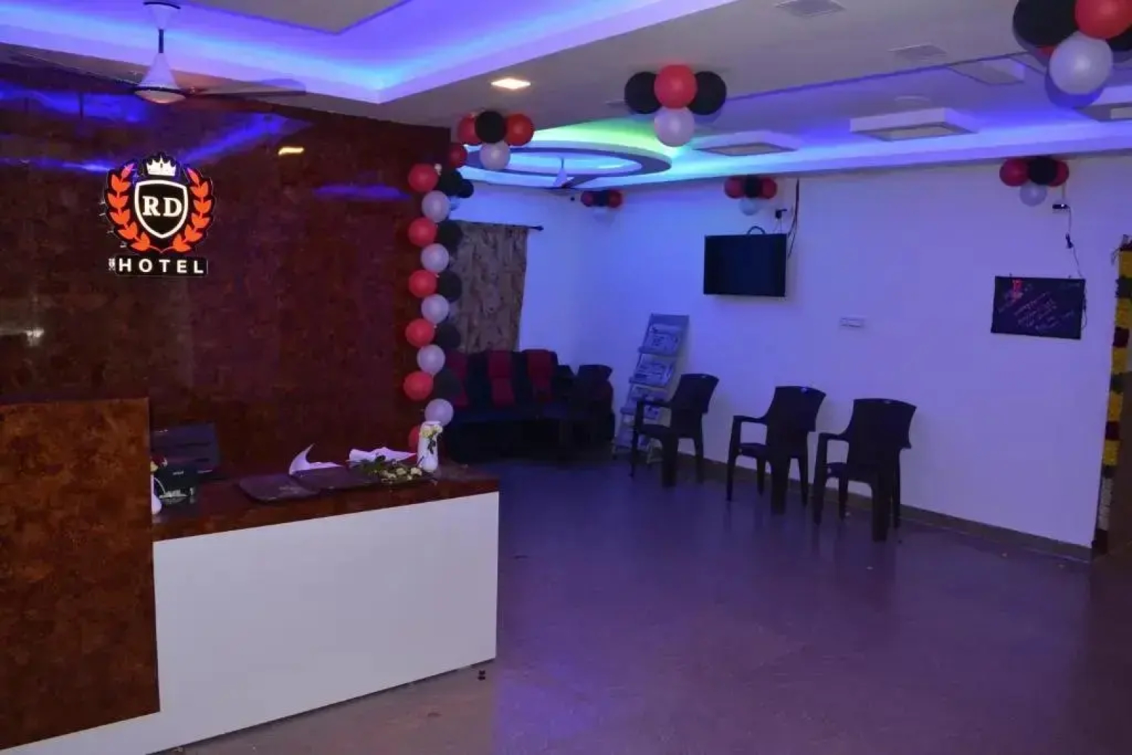Rd Hotel by OYO Rooms