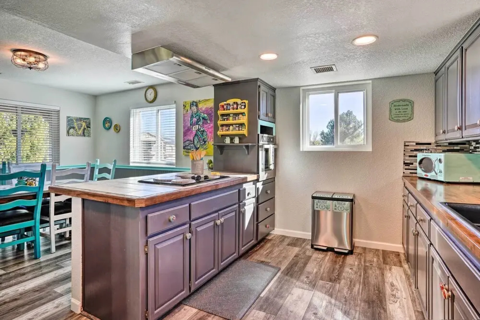 Colorful Cottonwood Home: Walk to Verde River!
