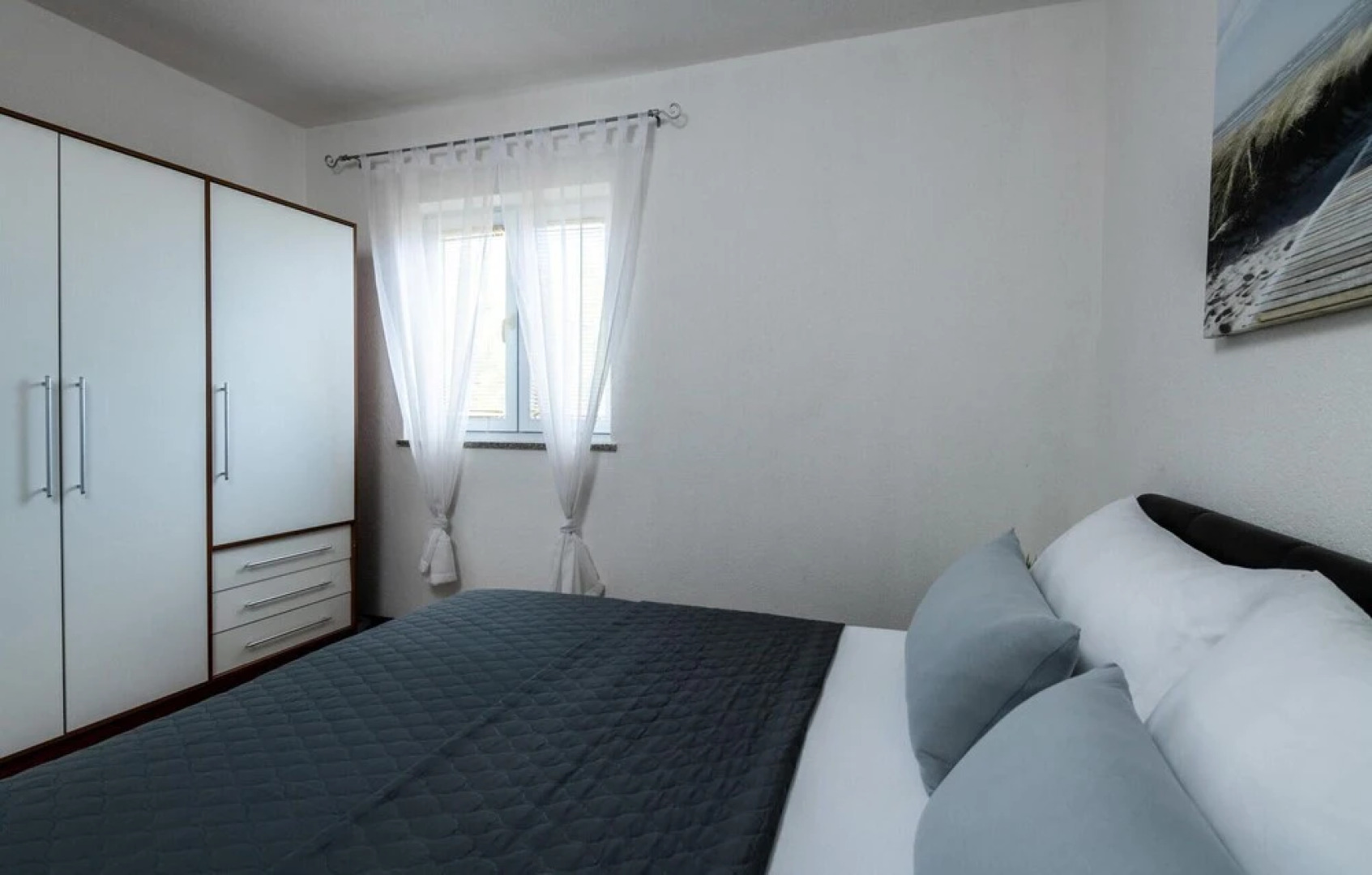 Beautiful Home in Vrecari With Wifi and 4 Bedrooms