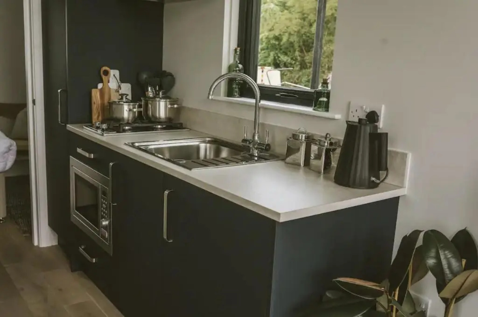 Water Cabin - 10 Mins from Bath (New listing)