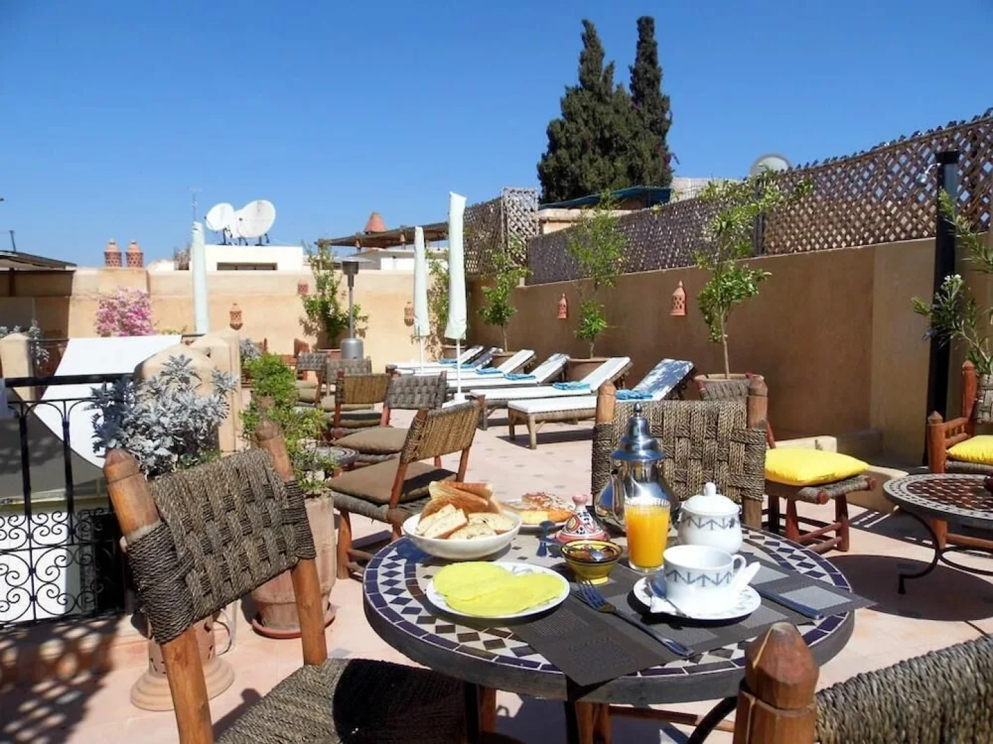 Riad Signature