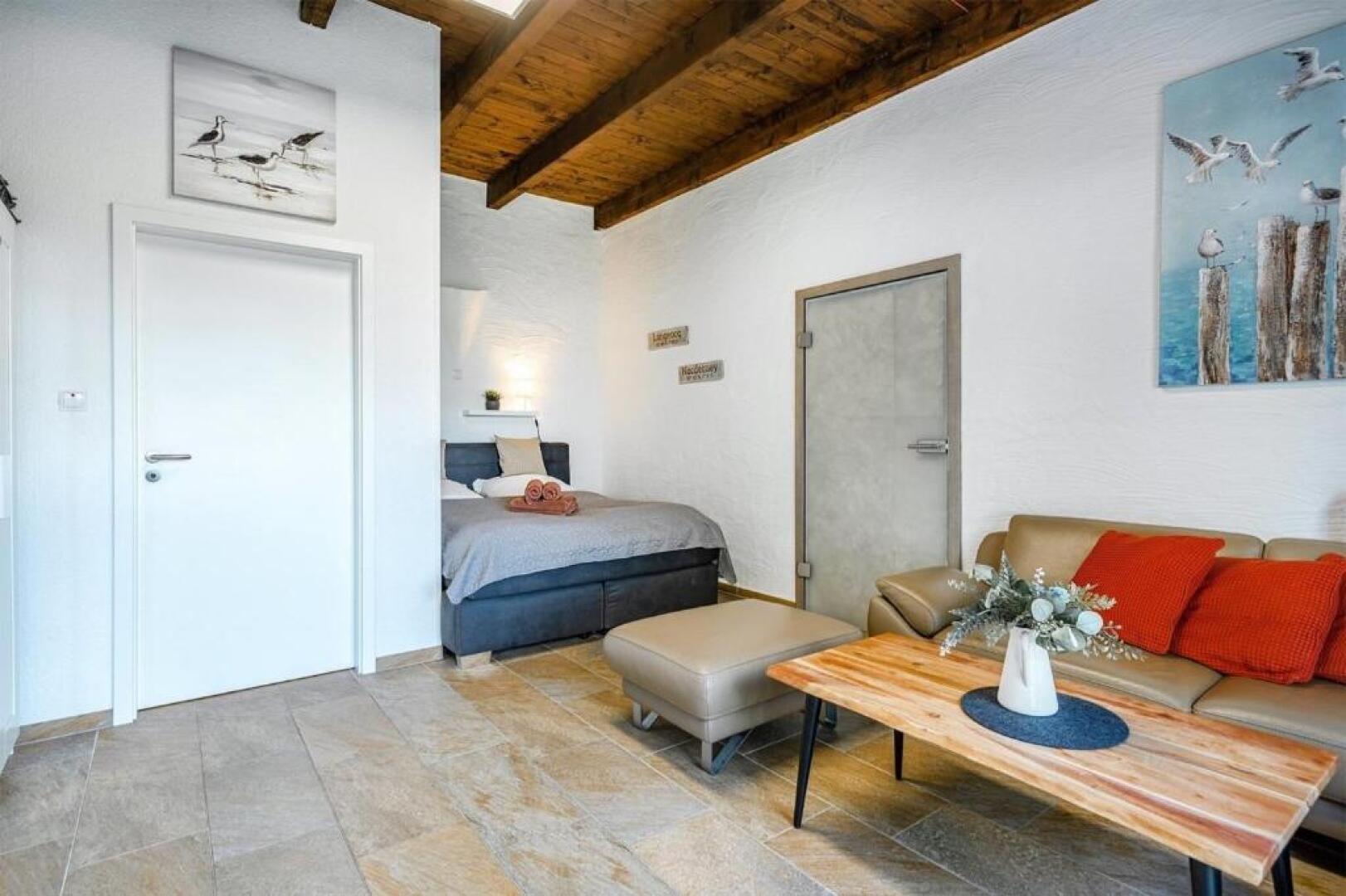 Nr 8 Dobbe mit Garten