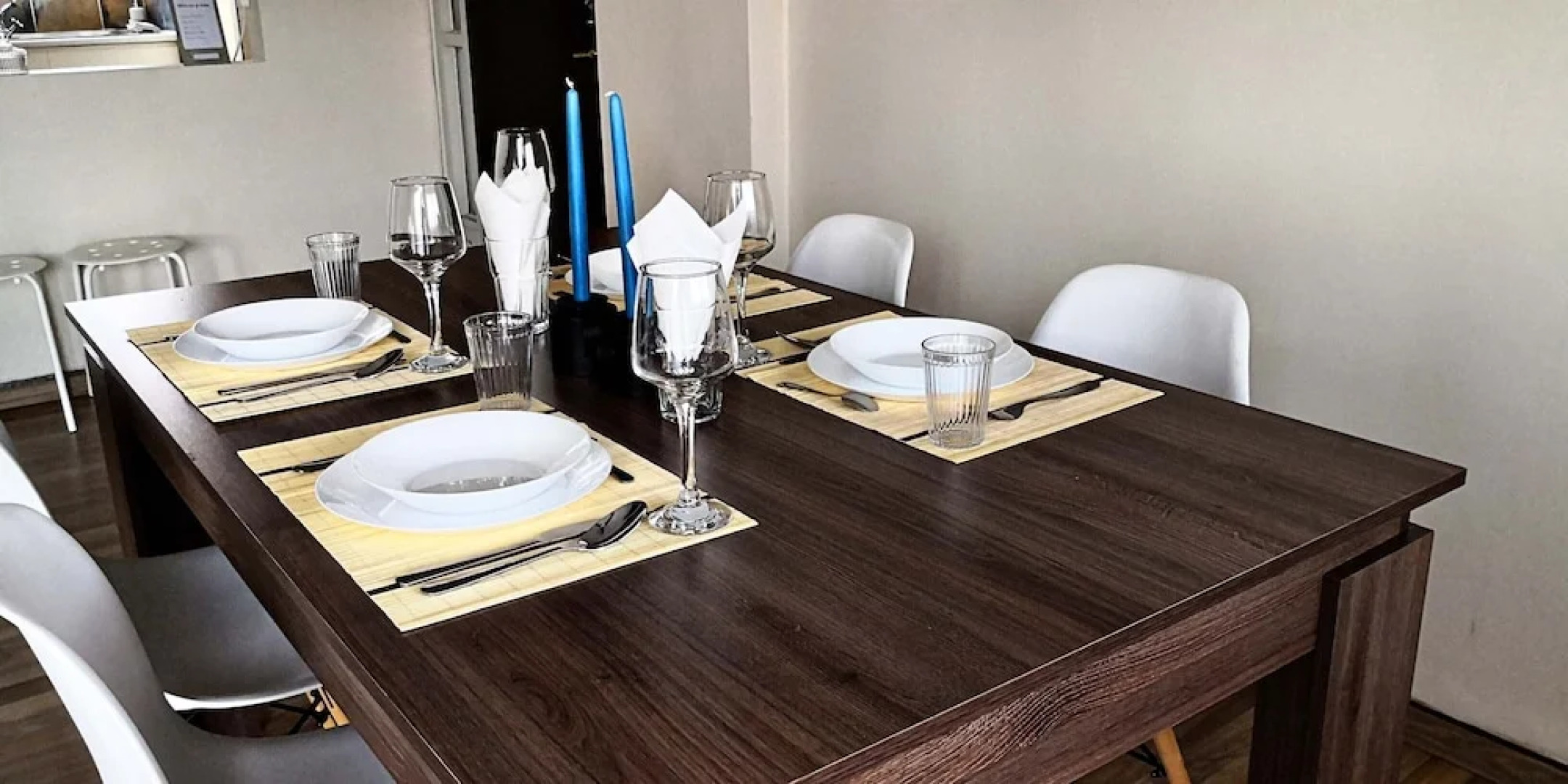 The Bridge-House Apartment