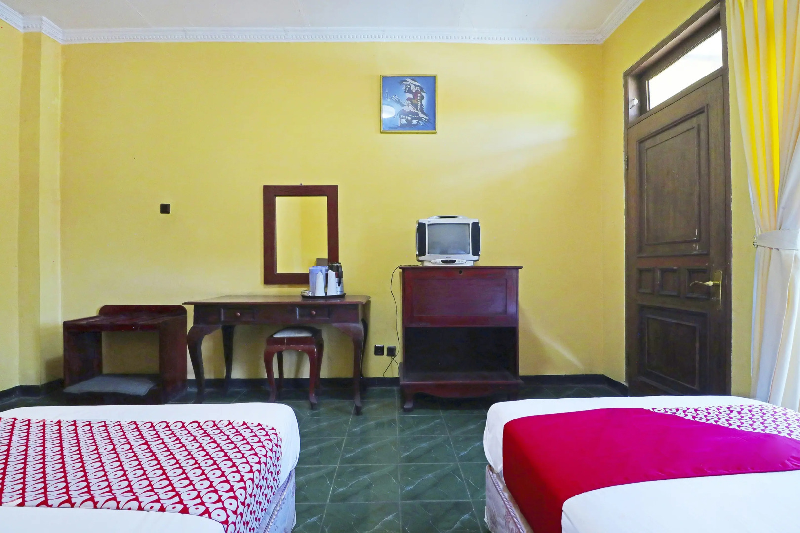 OYO 90382 Hotel Sarah Sukabumi