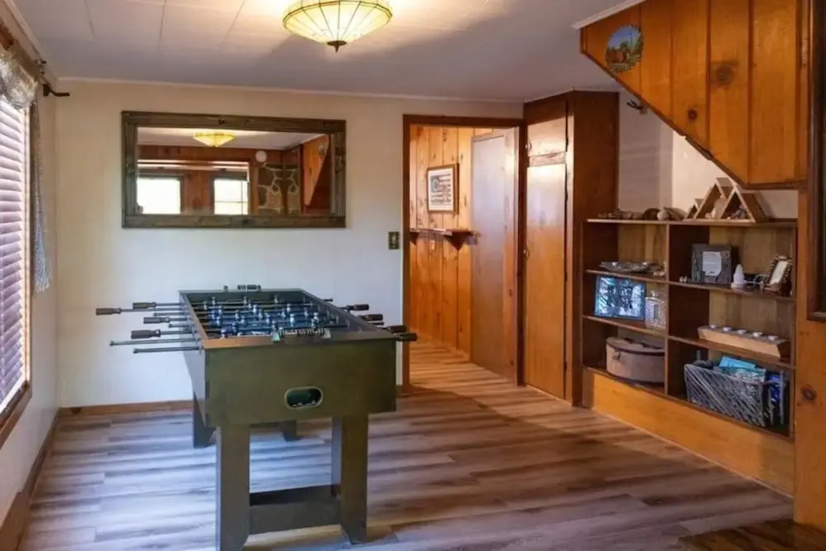 Nature's Bounty Cabin: Explore, Relax, Reconnect 3 Bedroom Home by RedAwning