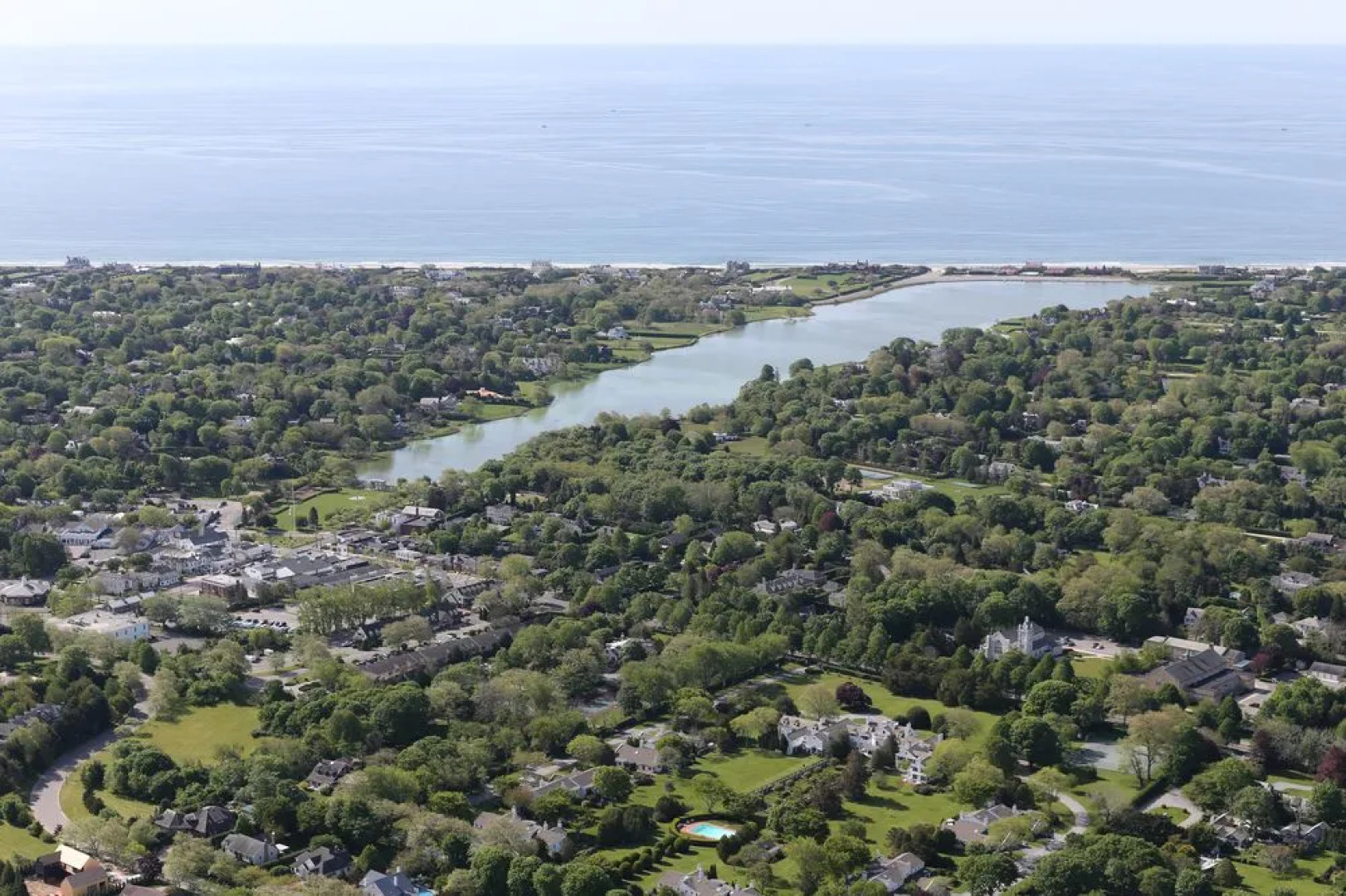 Village Latch Inn Hotel