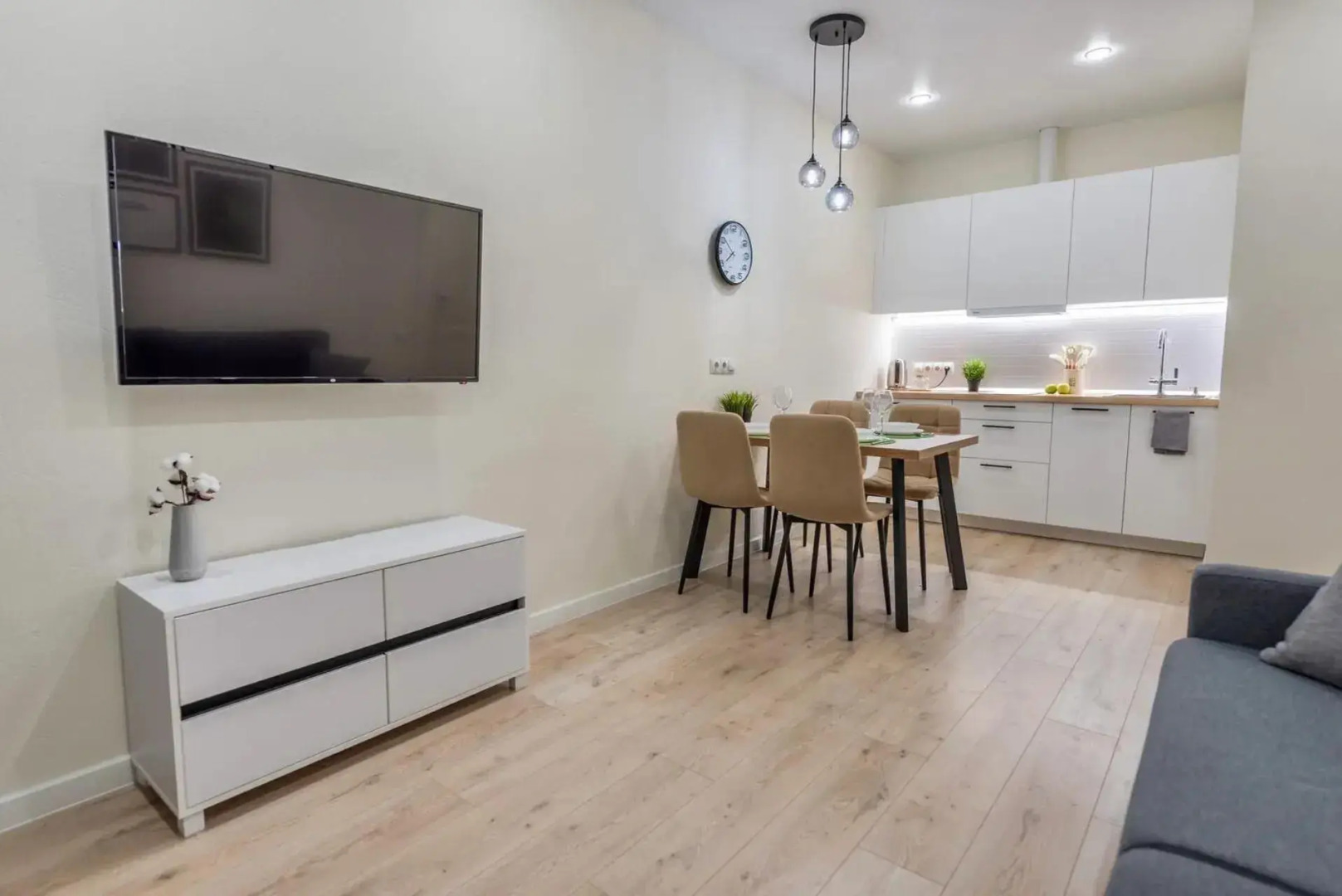 Апартаменты на ул. Сергея Джанбровского, 3