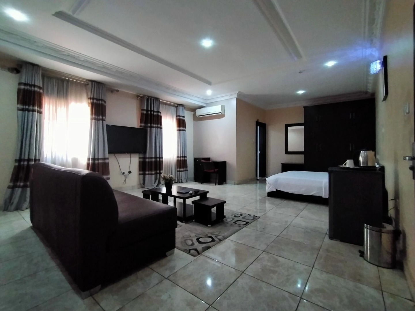 Laps New World Hotel