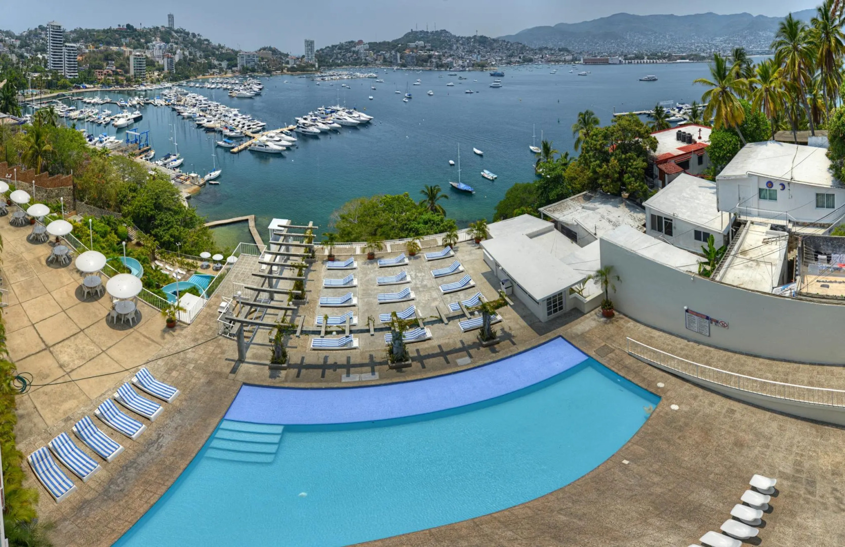 Alba Suites Acapulco