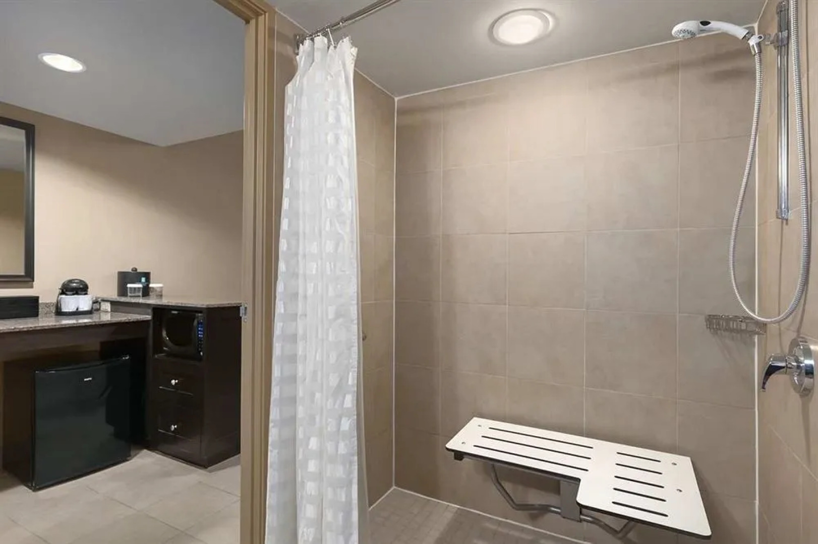 Embassy Suites by Hilton Pittsburgh International Airport