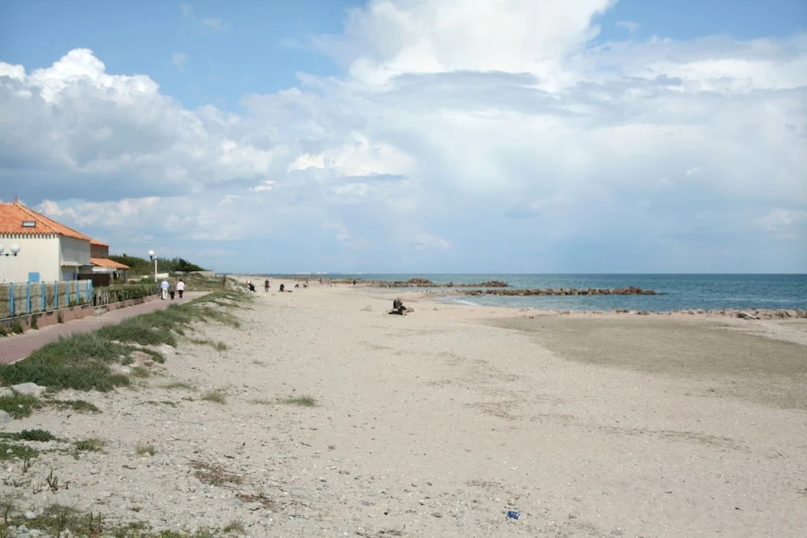 Bright Villa Near the sea in Frontignan With 3 Bedrooms, Garden and Fu