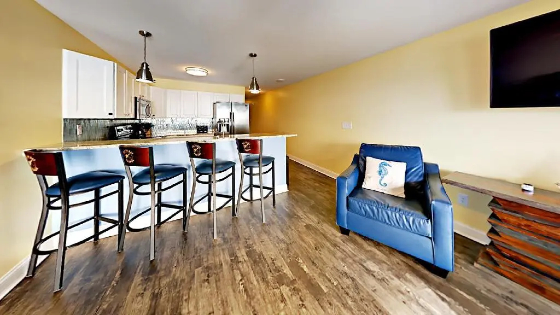 Put-in-Bay Waterfront Condo #110