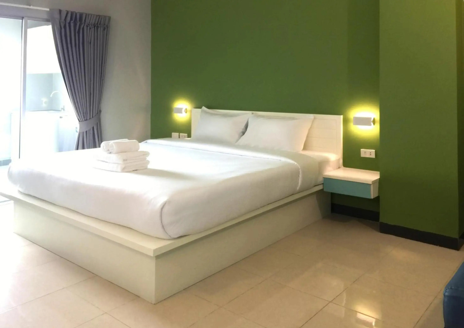 Fullroom 77 Srinakarin