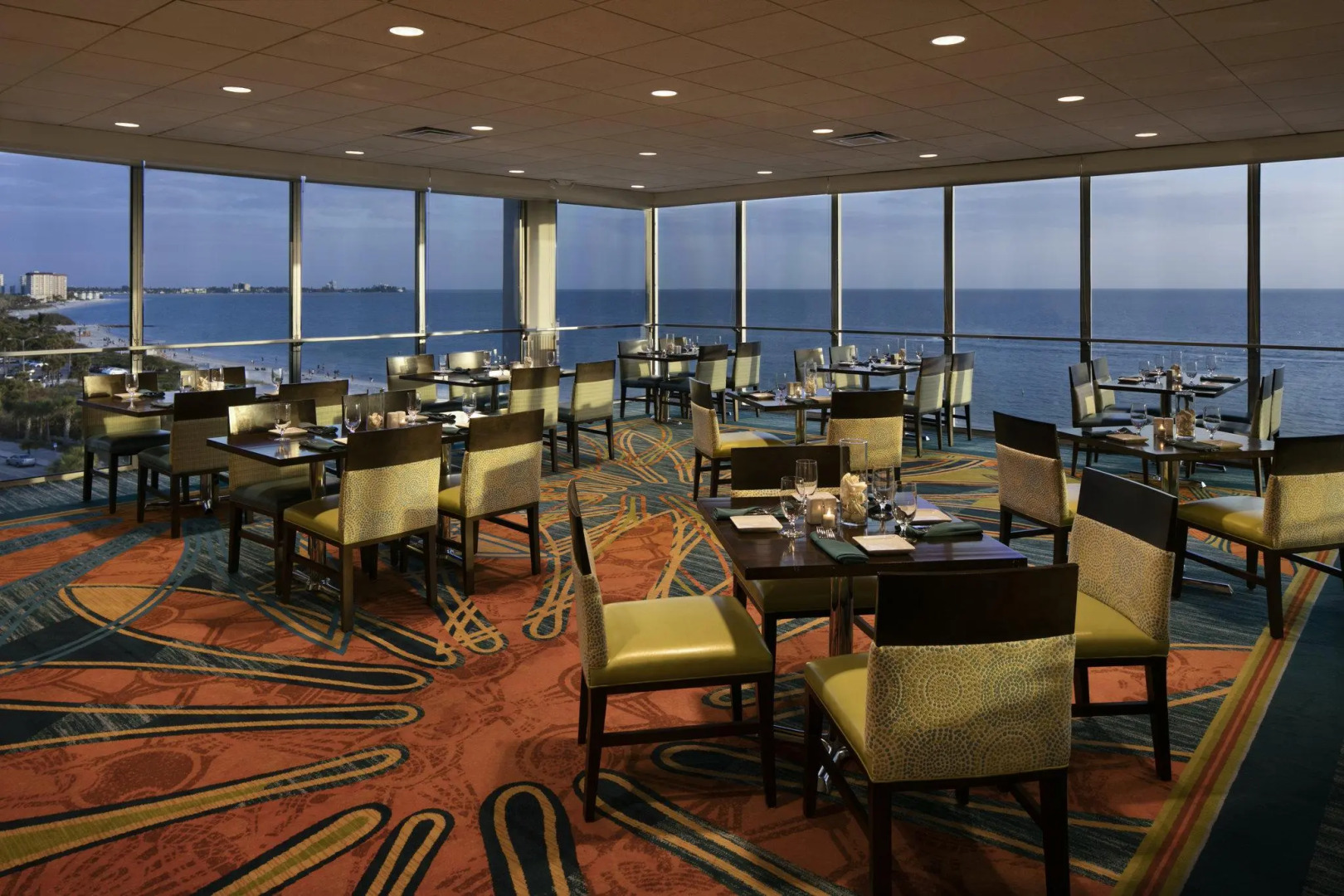 Cirque St. Armands Beachside