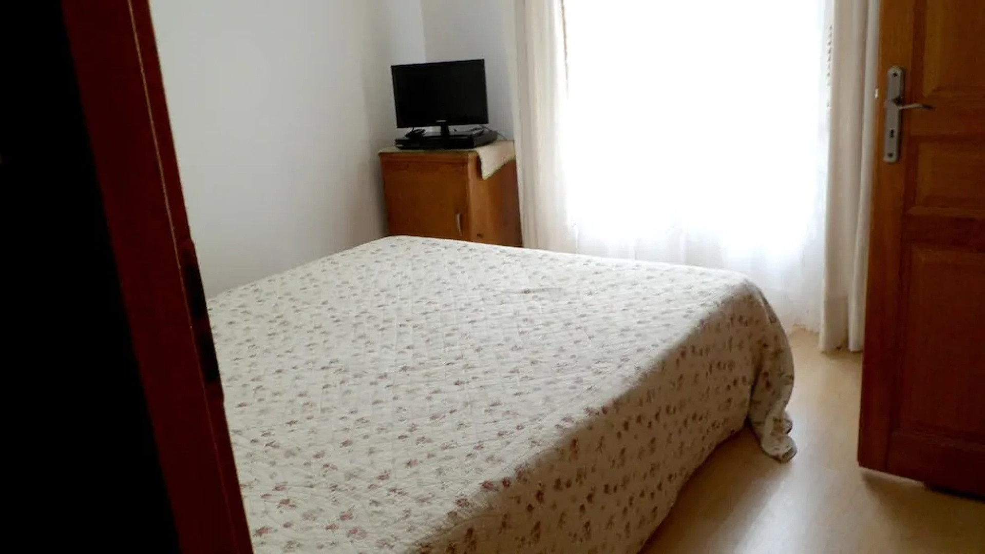 House With 3 Bedrooms in Nages, With Wonderful Lake View and Enclosed