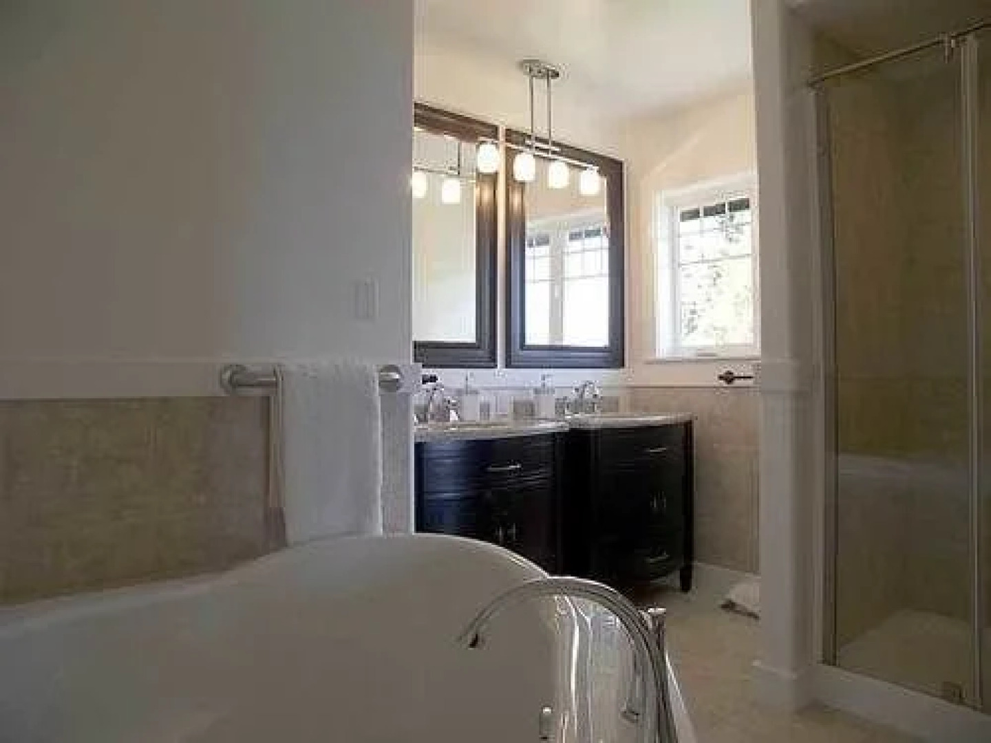 Foxglove Inn & Gardens