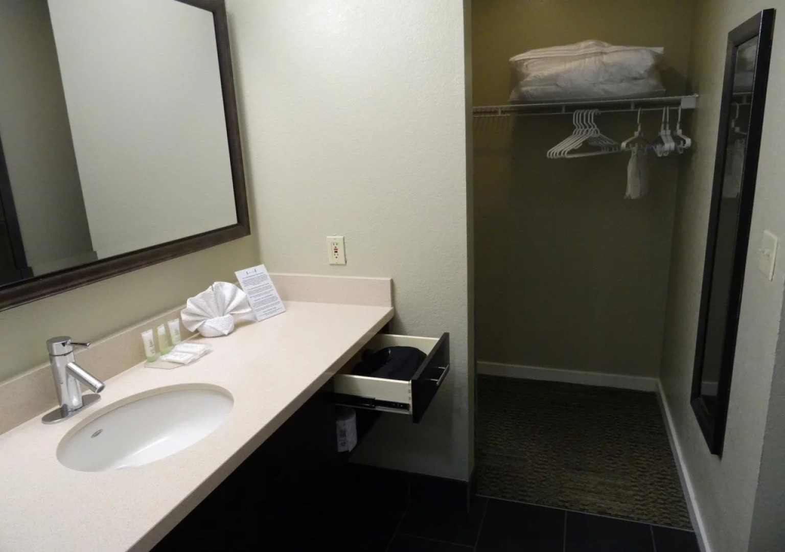 Sonesta ES Suites Dulles Airport