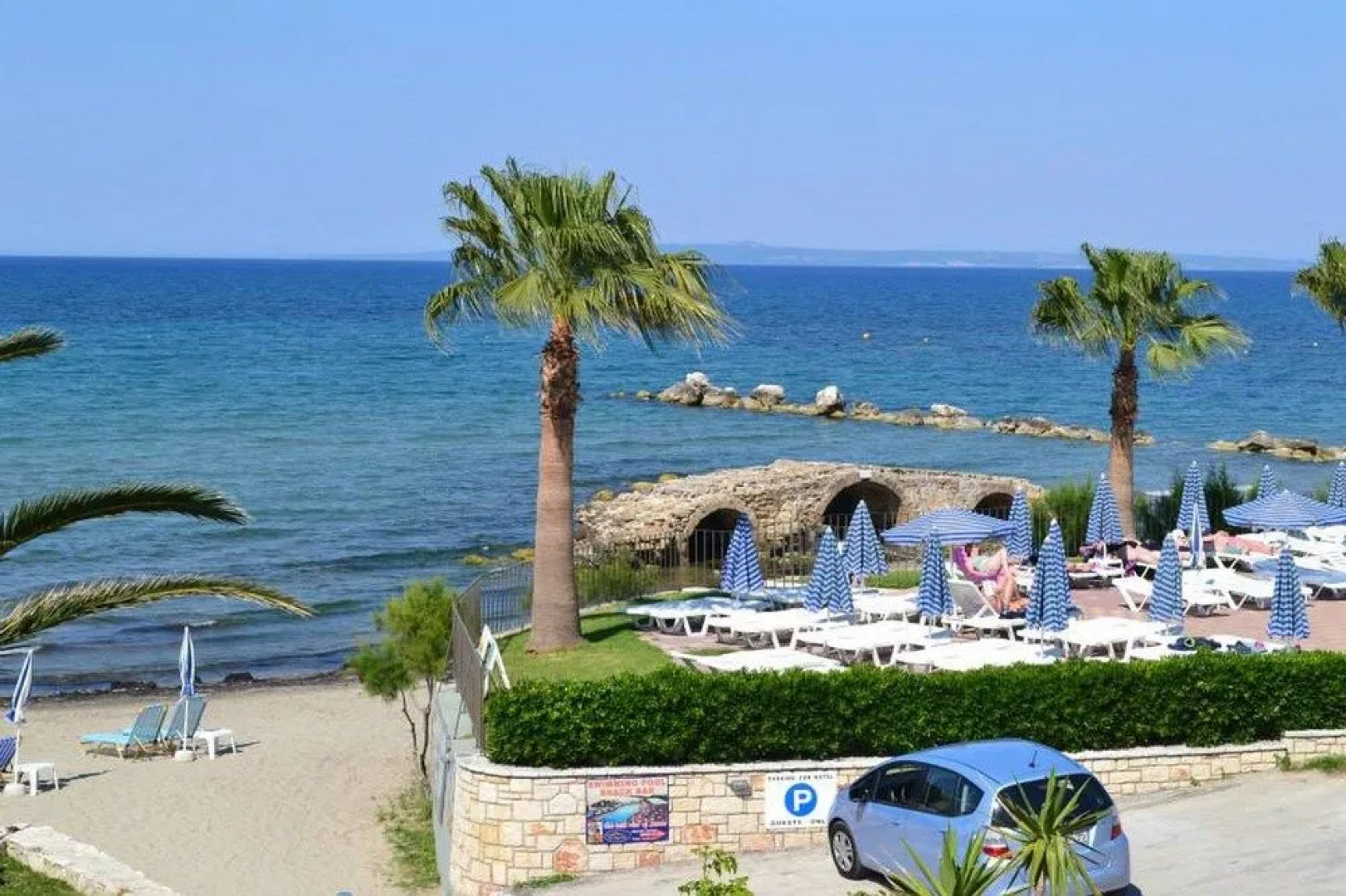 Nadia's Studios & Apartments