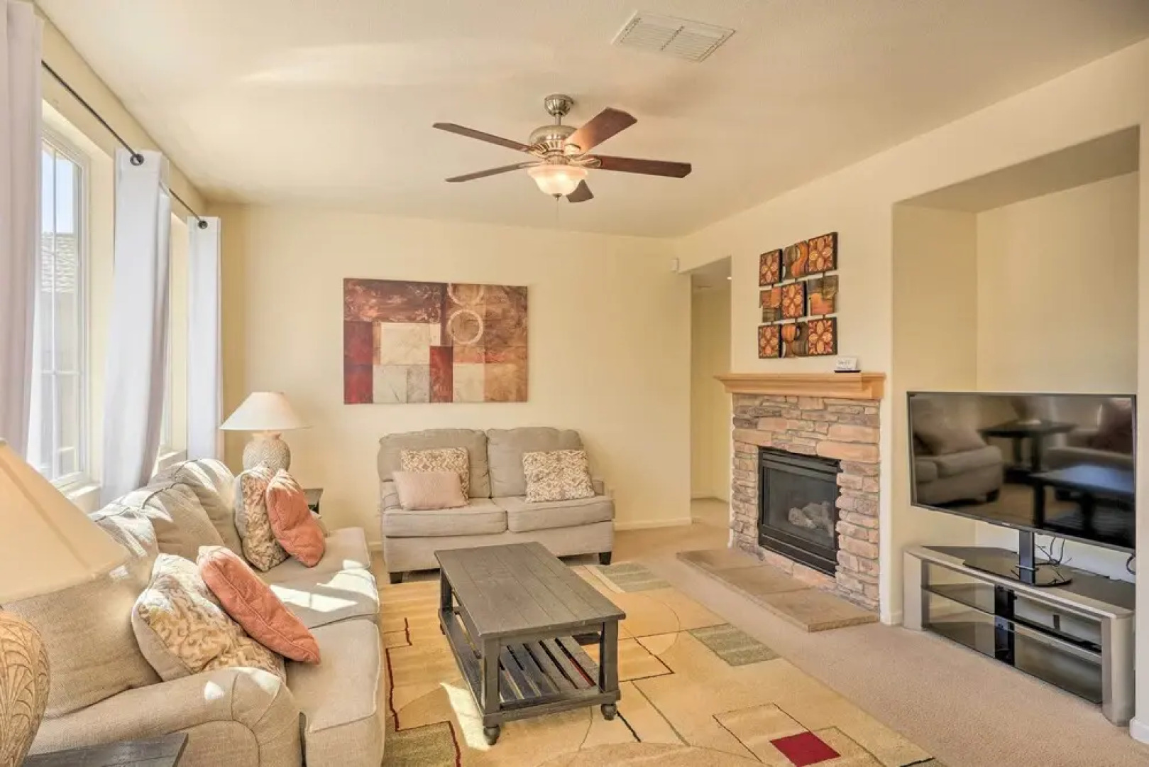 Elk Grove House w/ Grill ~ 3 Mi to Old Town!