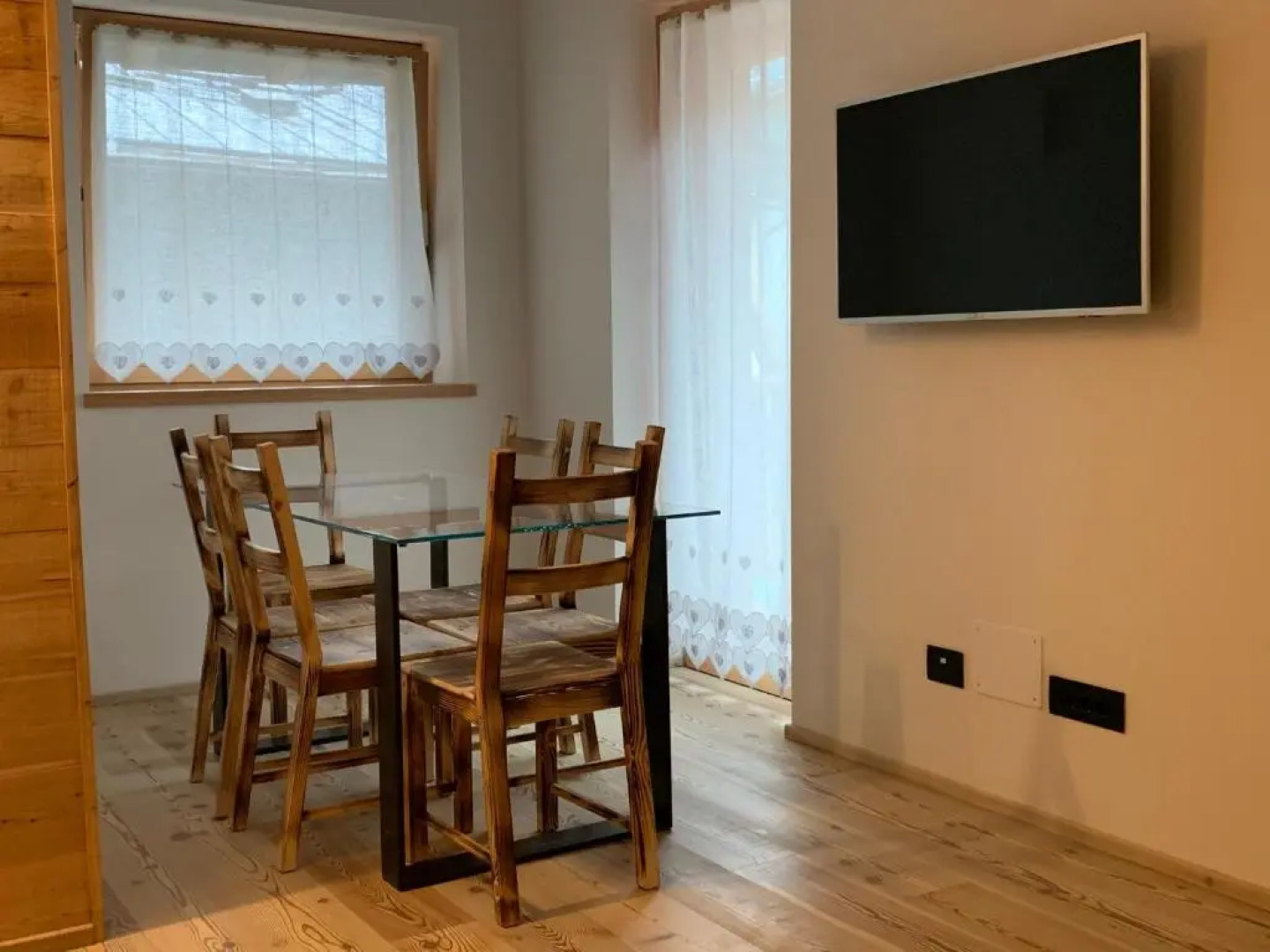 Camelot Luxury Houses Horses