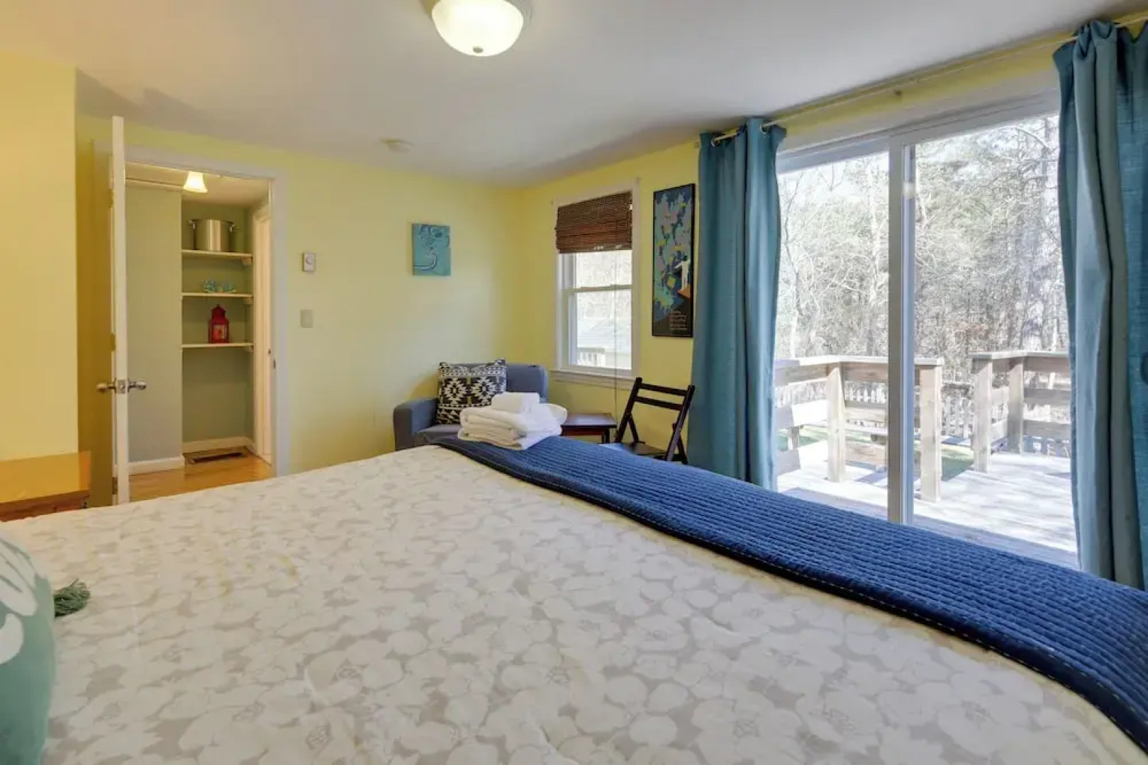 Swan River Views, BBQ Ready: West Dennis Home