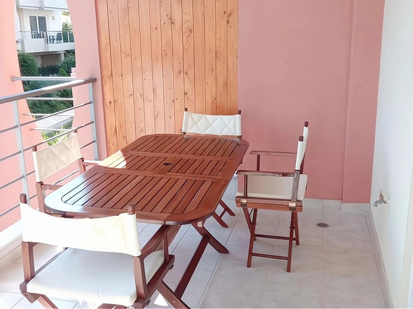 Vibrant Apartment in Rafina With Garden