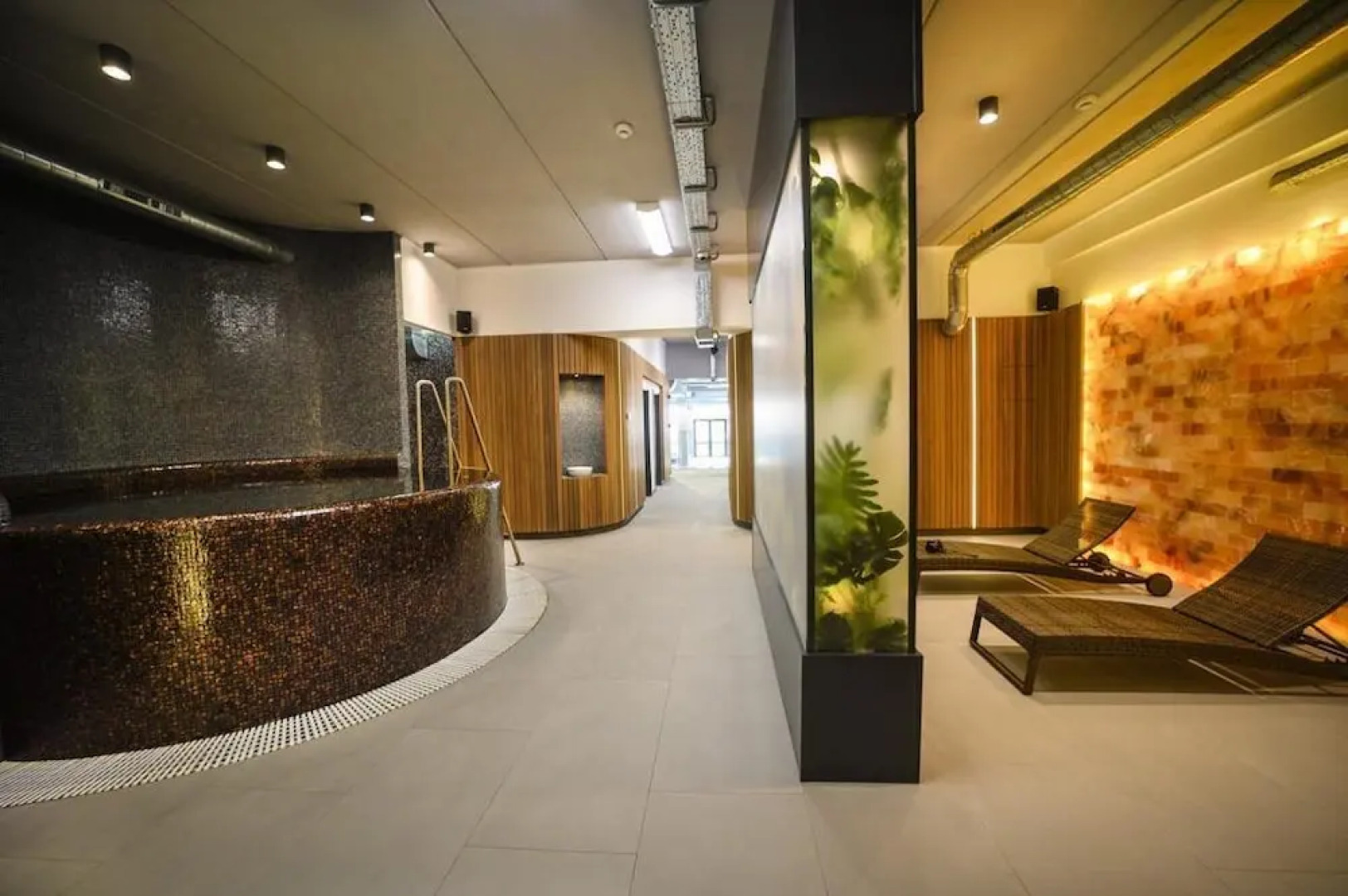 AQUAREL health & spa center