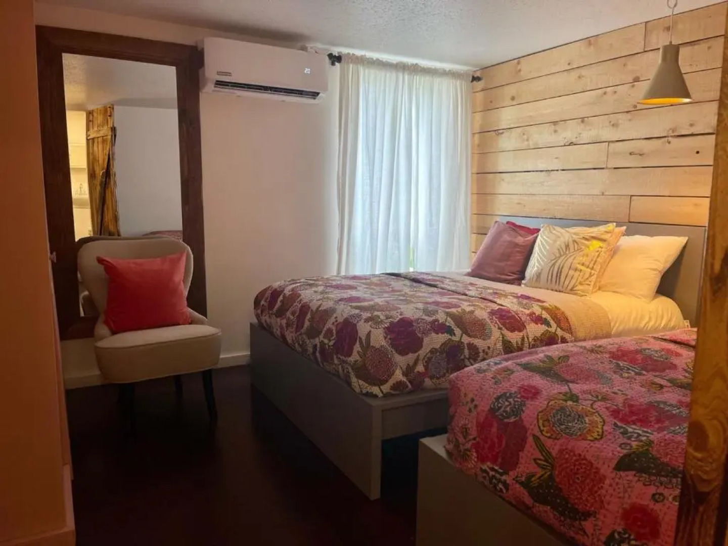 Jaune Hôtel Boutique