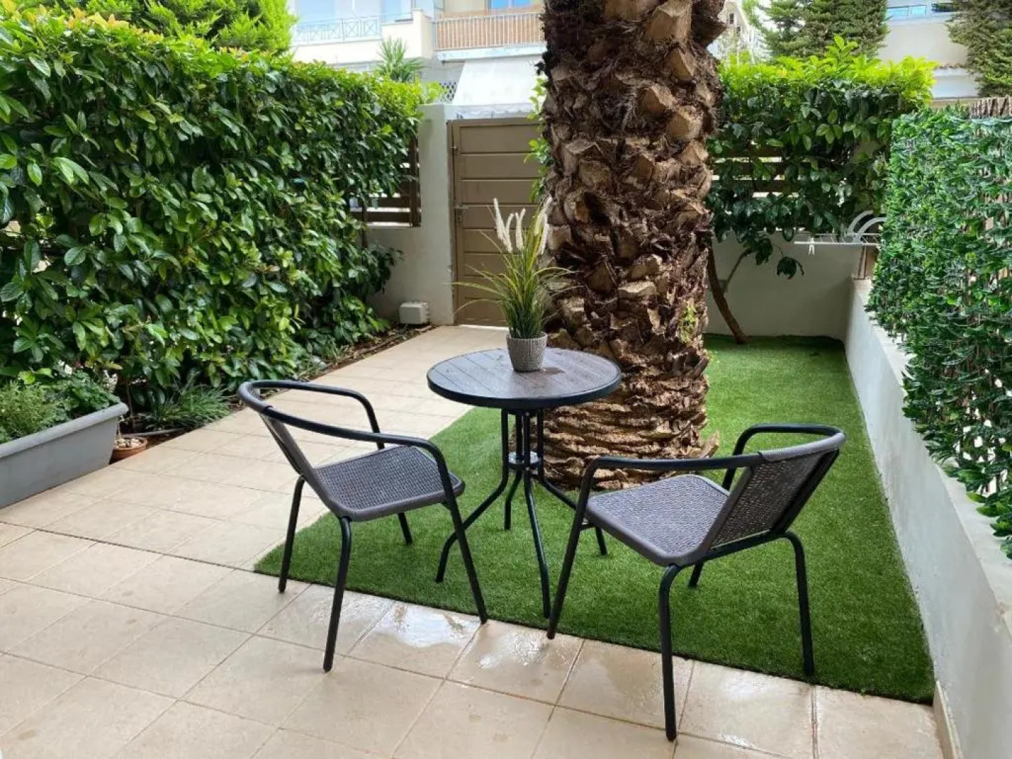 Elegant Glyfada Apartment-private Garden-Near METRO