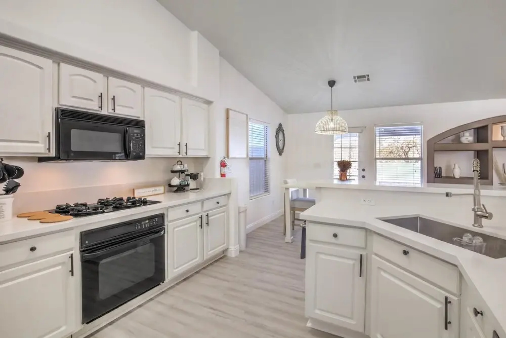 Chateau Sunset - Stunning 4BR 3bth With Private Pool SPA Mountain Views