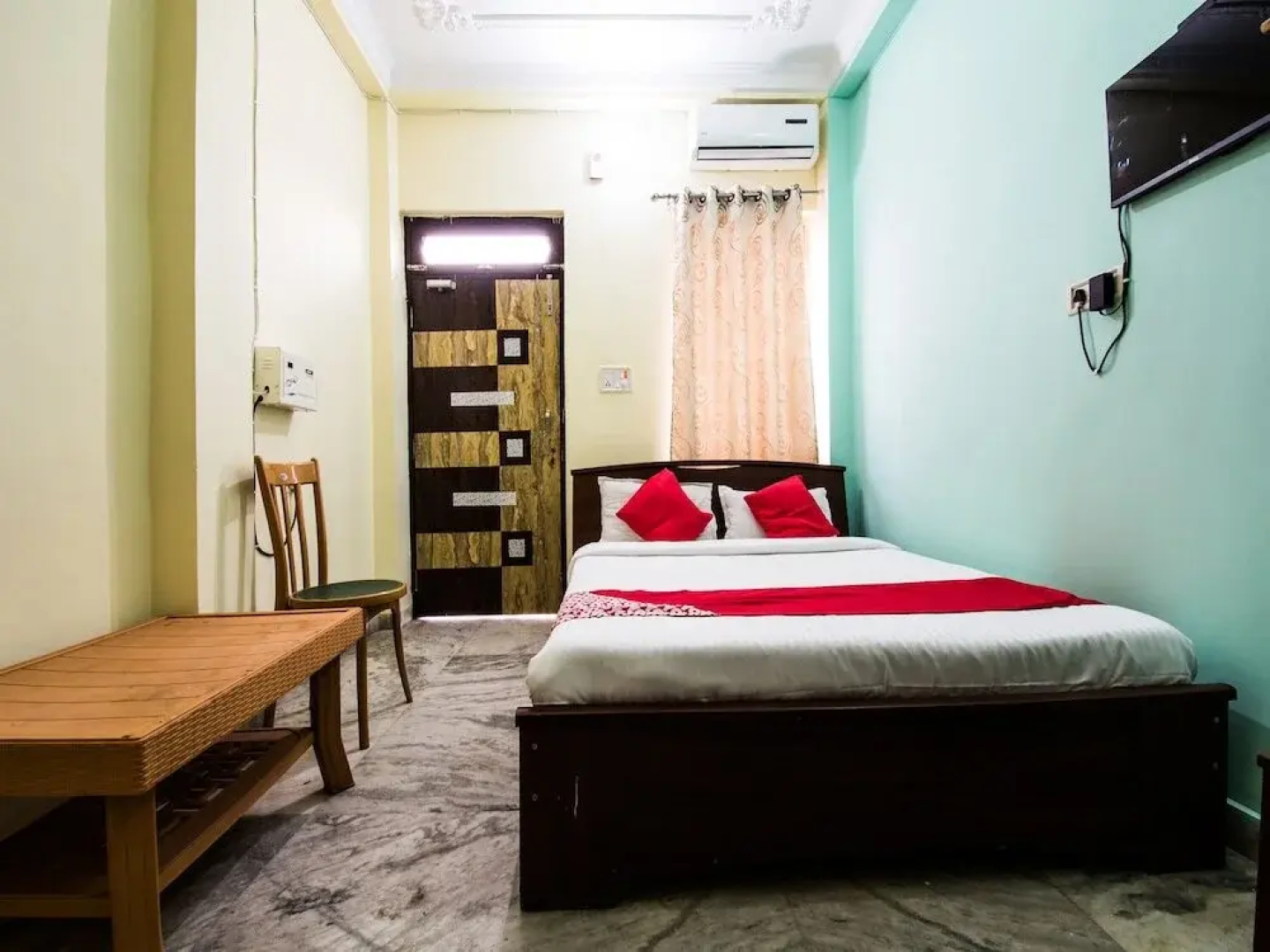Viraj Hotel By OYO Rooms