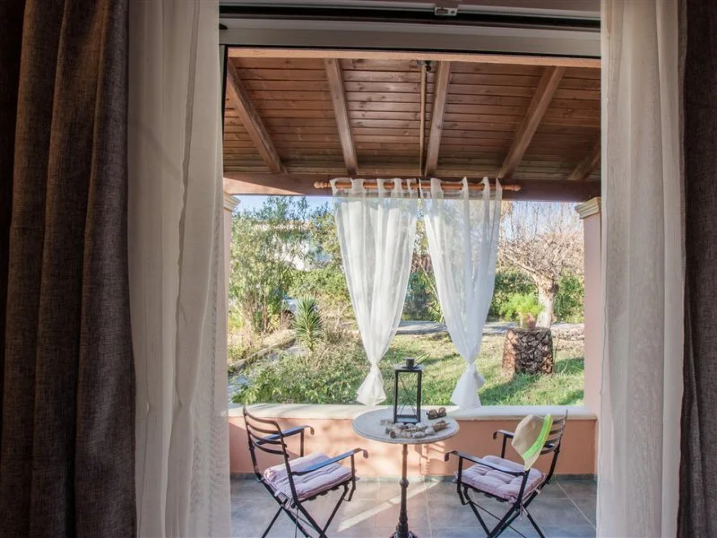 Tellis Holiday Rooms