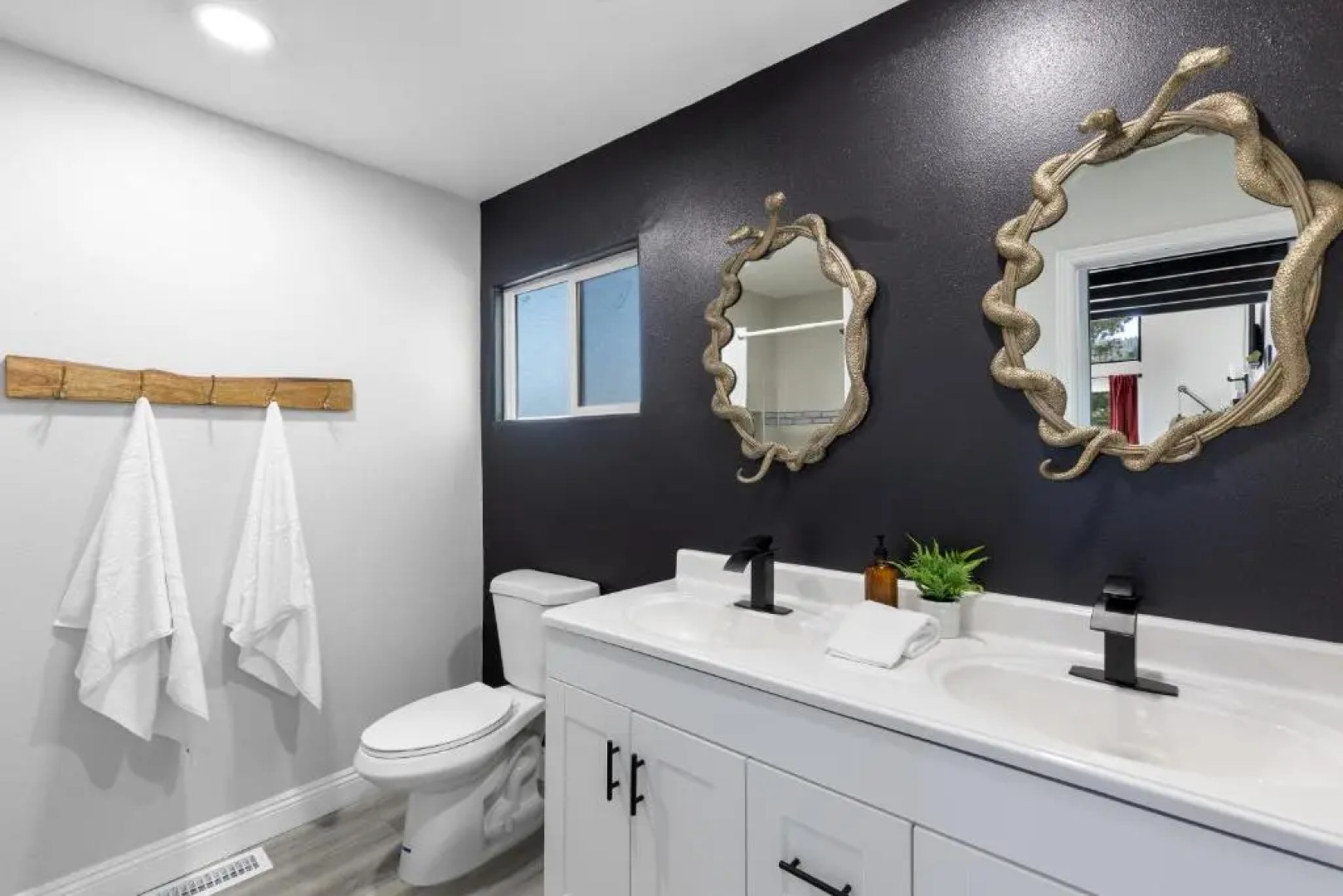 The Matterhorn Manor by Avantstay Harry Potter Inspired A-frame Home w/ Hot Tub & Views