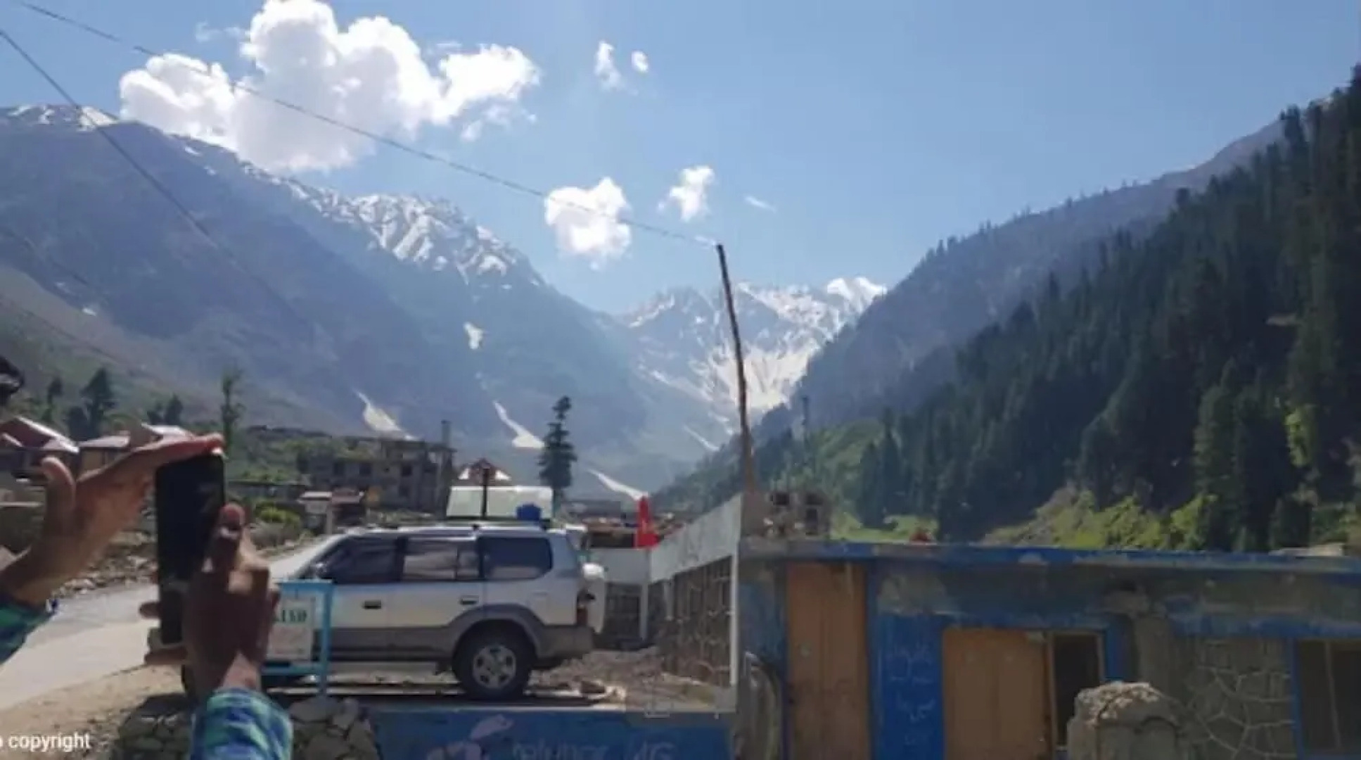 Hill Top Hotel Shogran