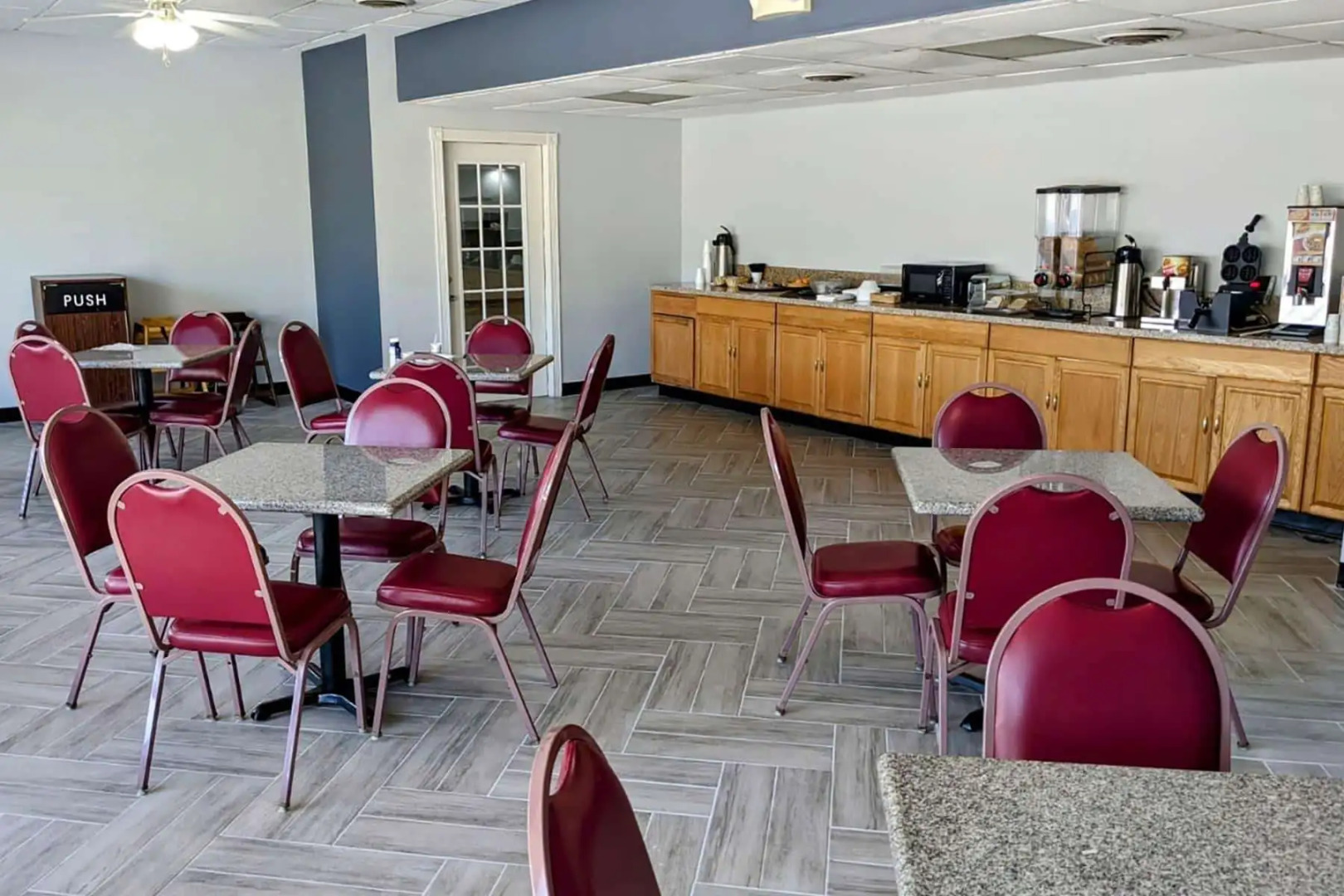 Howard Johnson BY Wyndham Hannibal