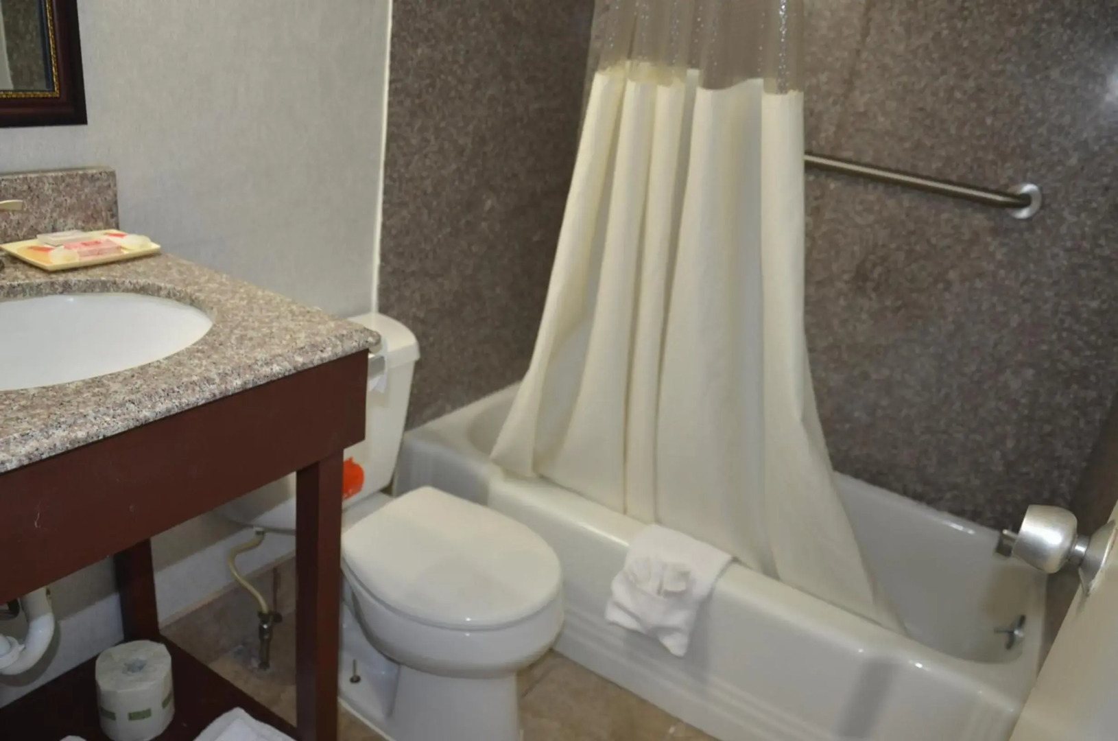 Red Carpet Inn and Suites Ebensburg