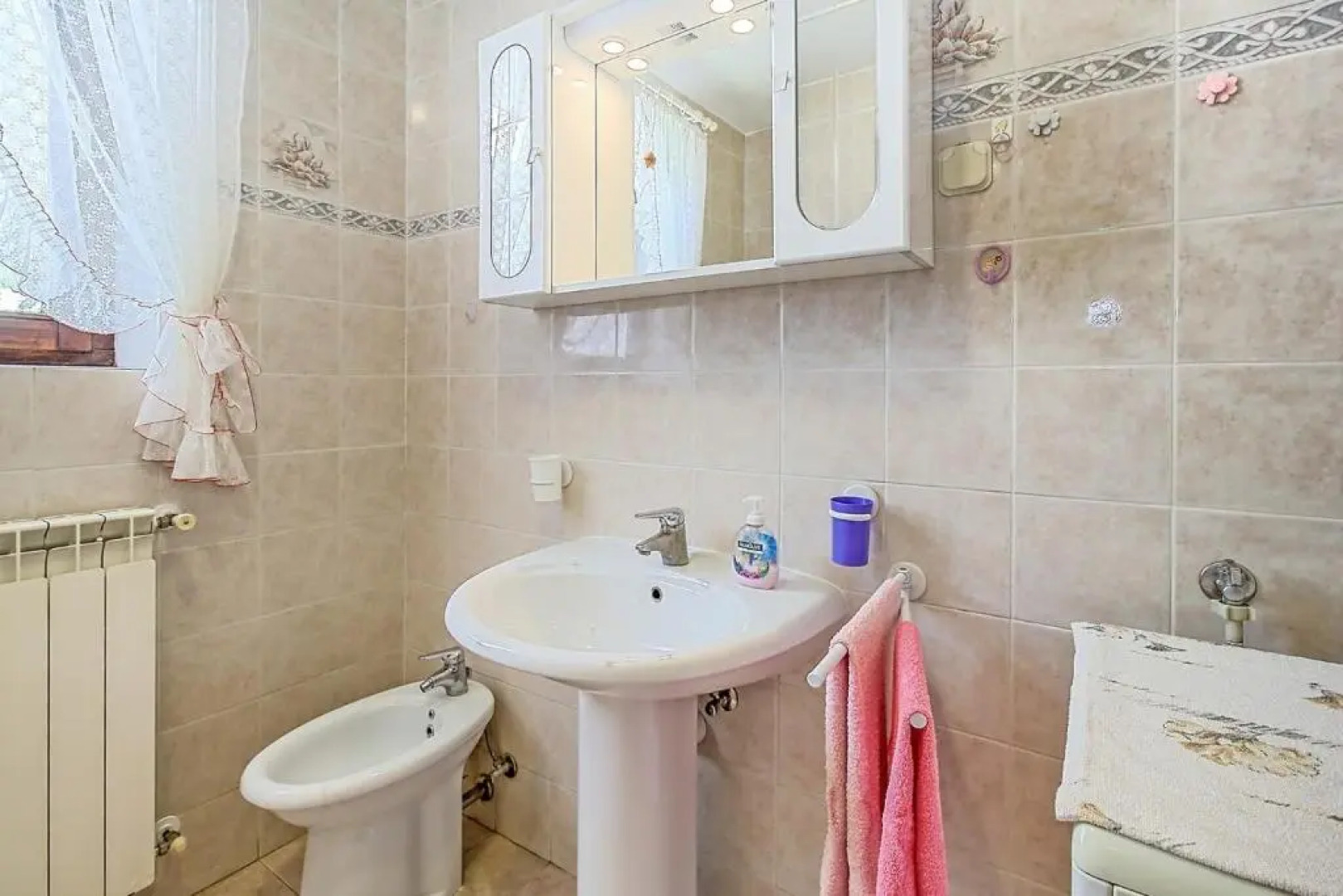 Eva House with Apartment