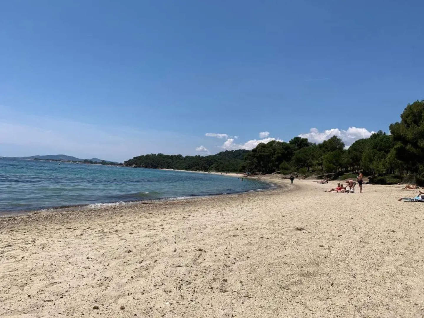 Embarquement pour 4 personnes près du port et des plages