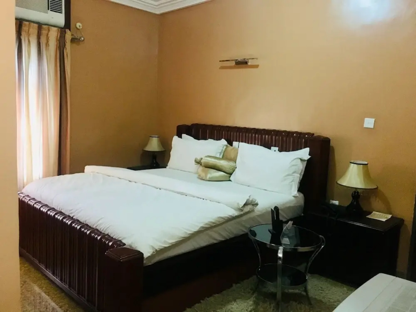 Euc Demodern Hotel & Suites