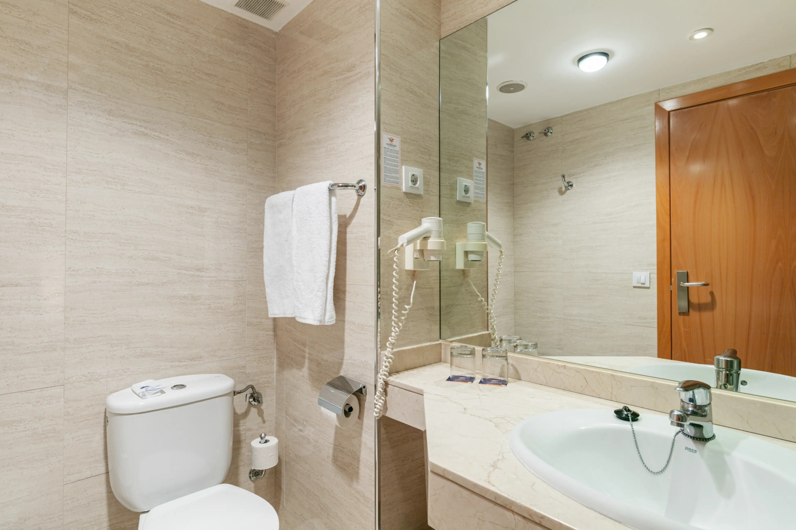 Отель Sercotel de los Reyes