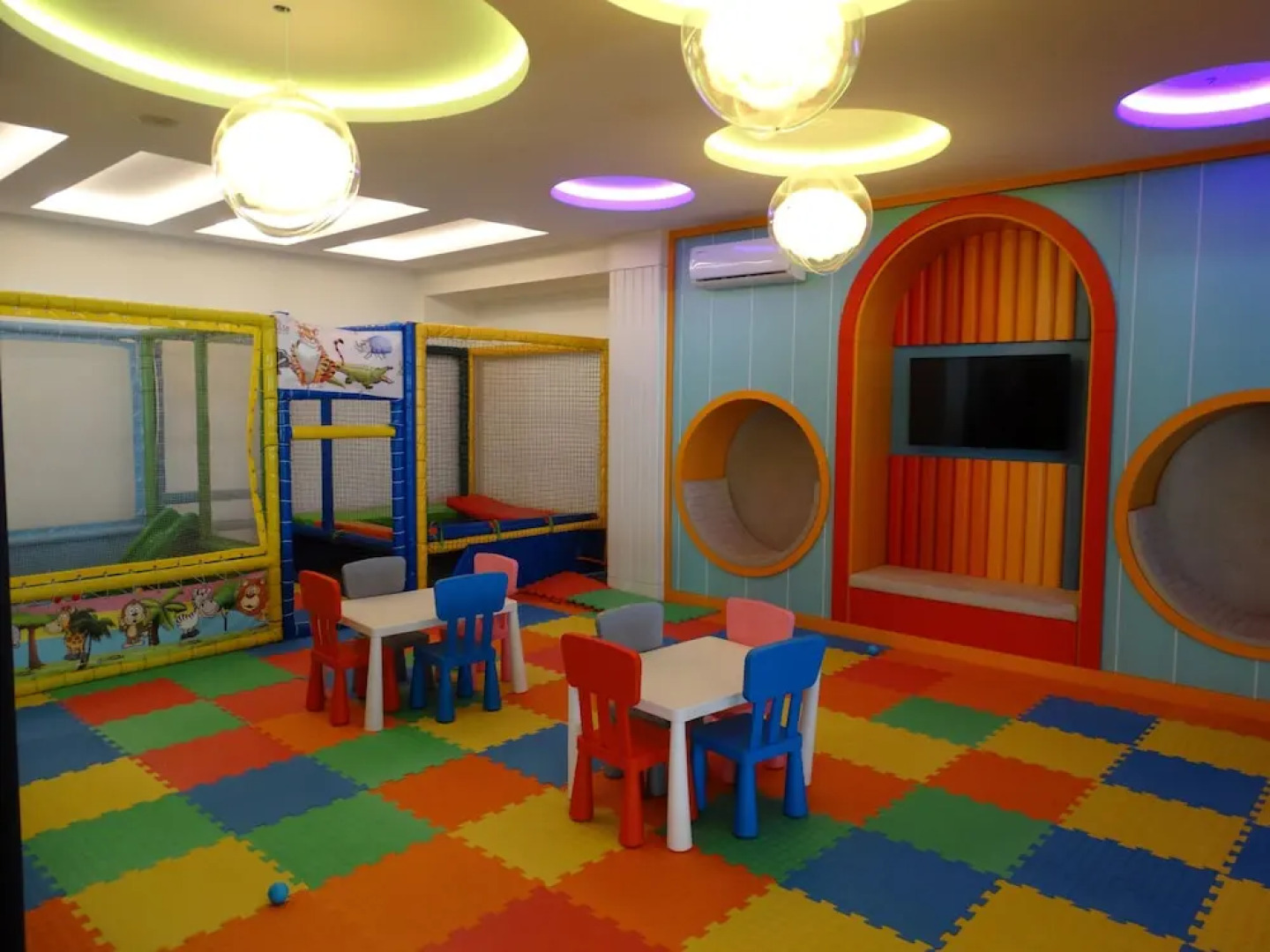 Yekta Kingdom Residence by NewInn