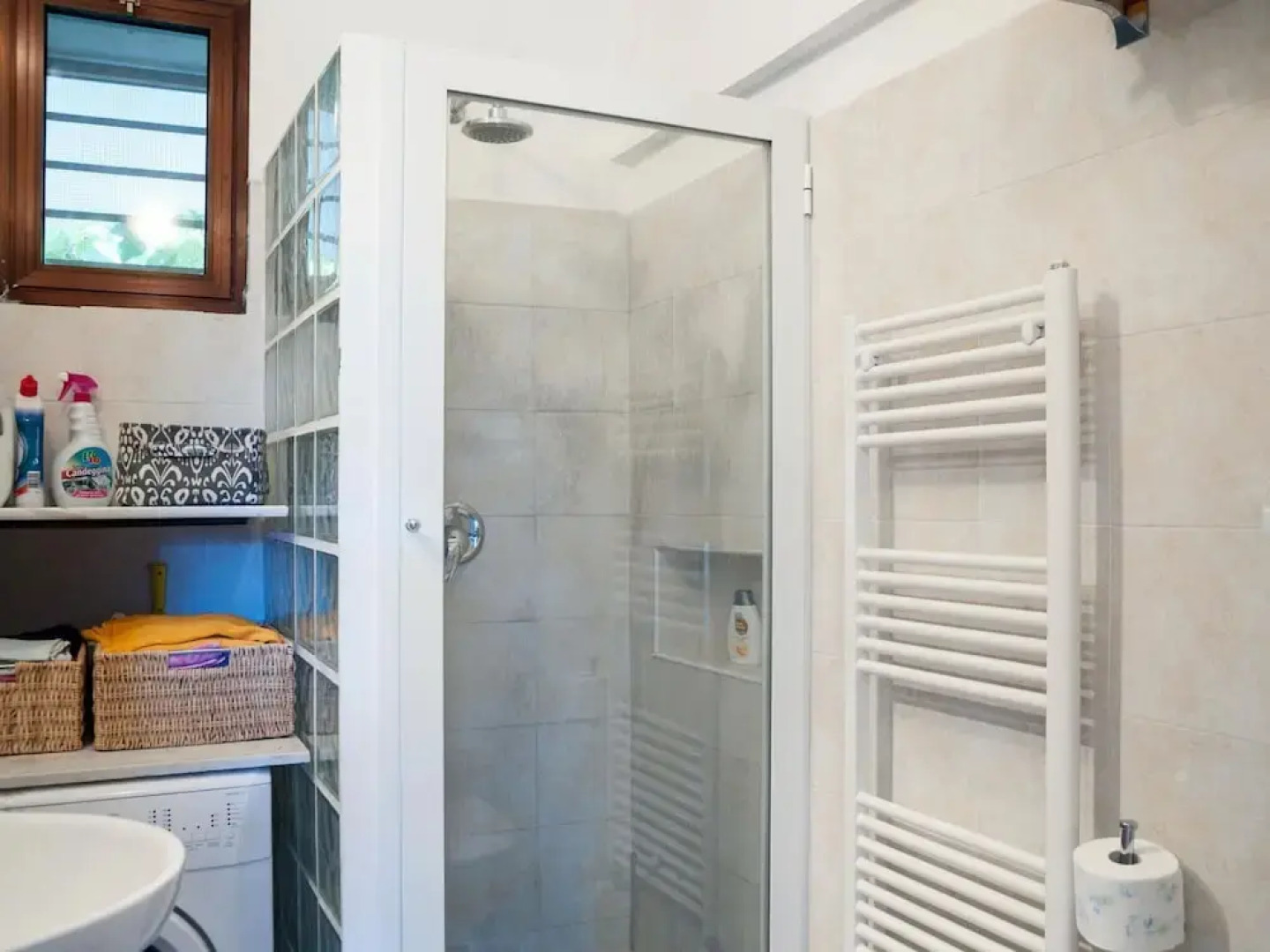 Small House in the Hills for Beautiful Walks Near the Sea