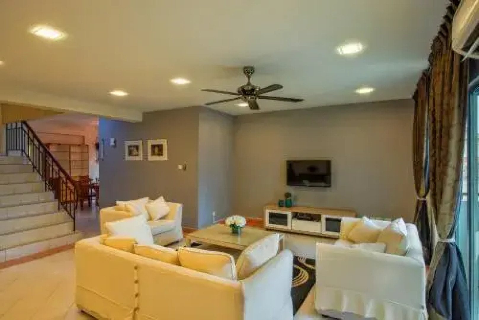 LSE @ Bayu Putri Private Apartment 1