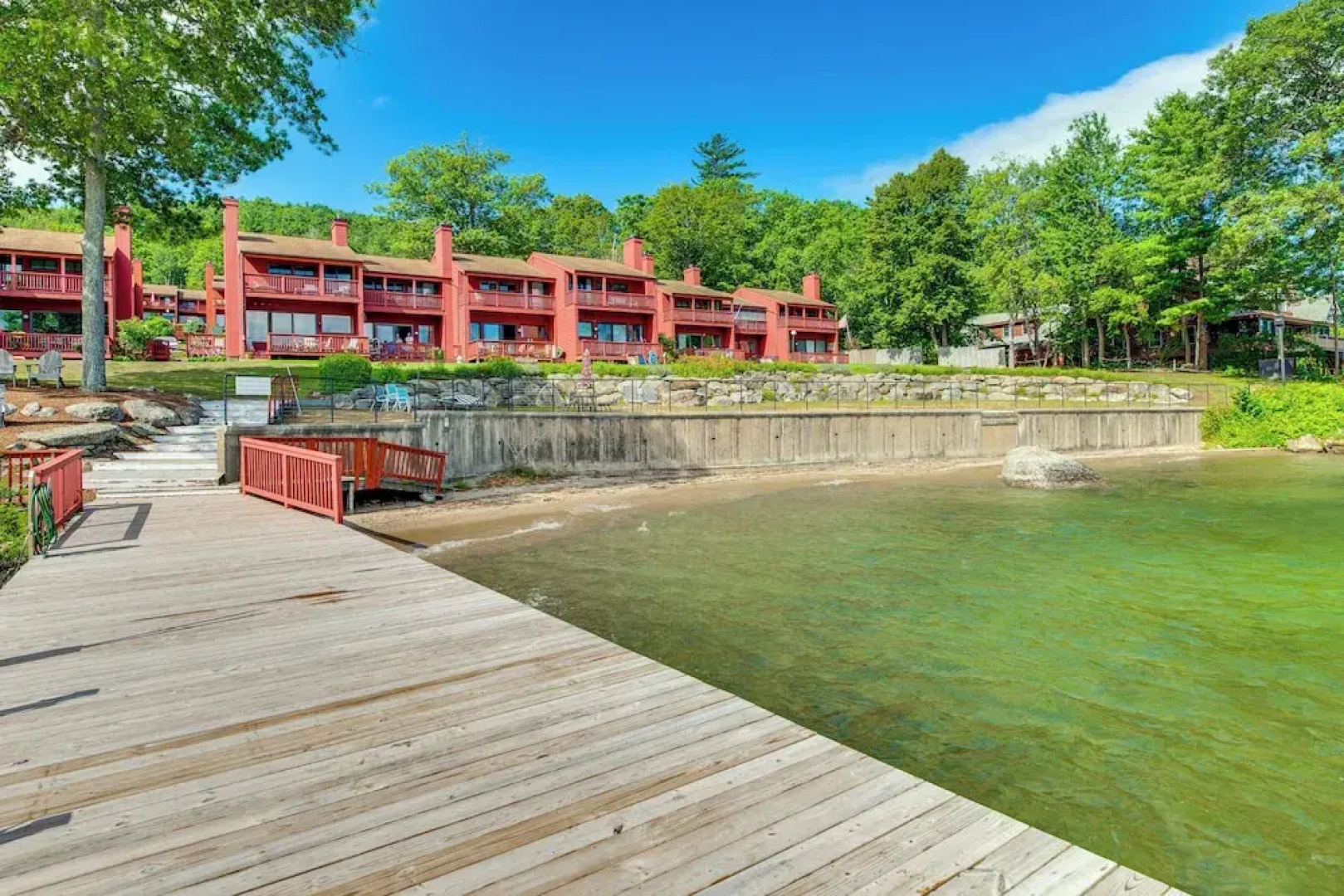 Waterfront Community: Lake Winnipesaukee Retreat!