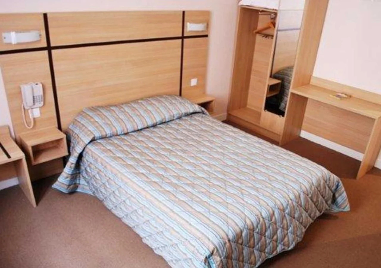 Comfort Hotel Au Firmament Asnieres-sur-Seine