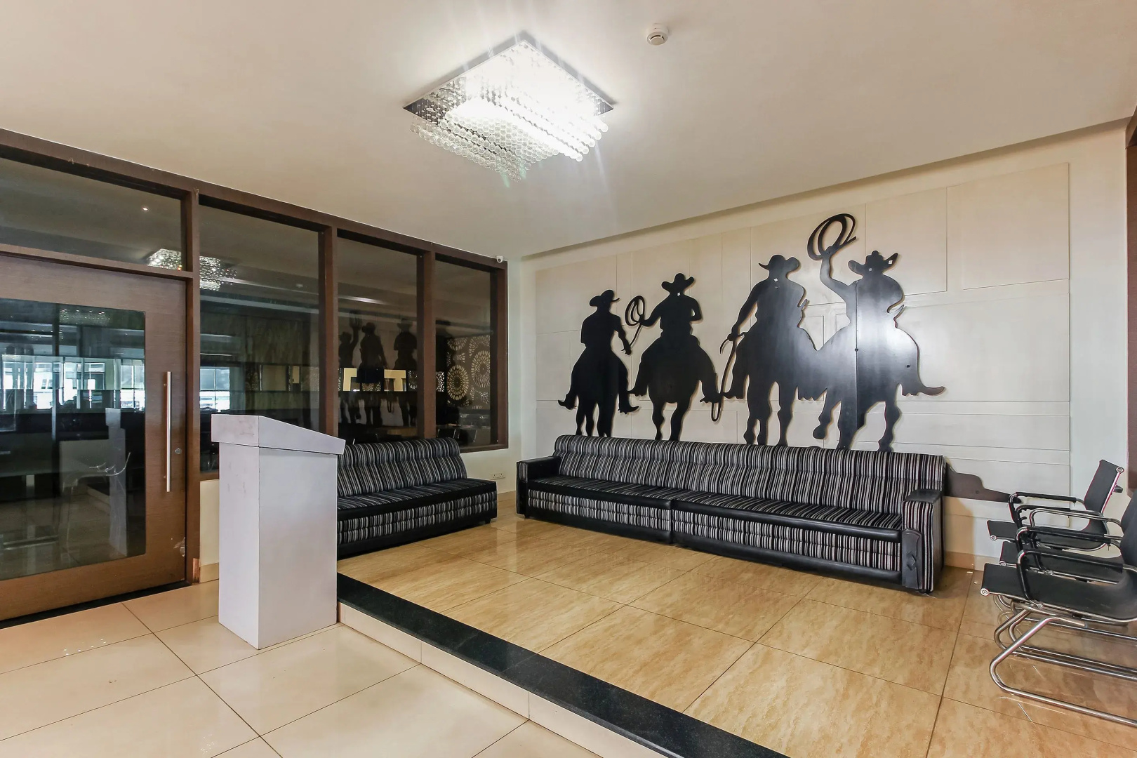 Hotel Redlas Inn